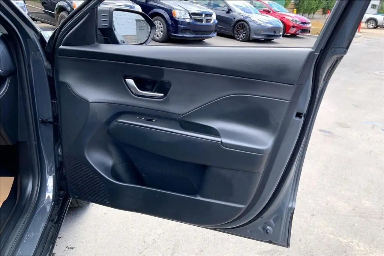 Hyundai KONA снимка Hyundai KONA