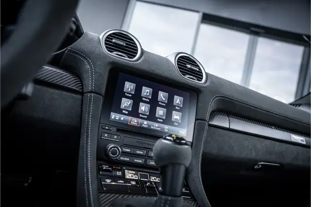 Porsche 718 view 14