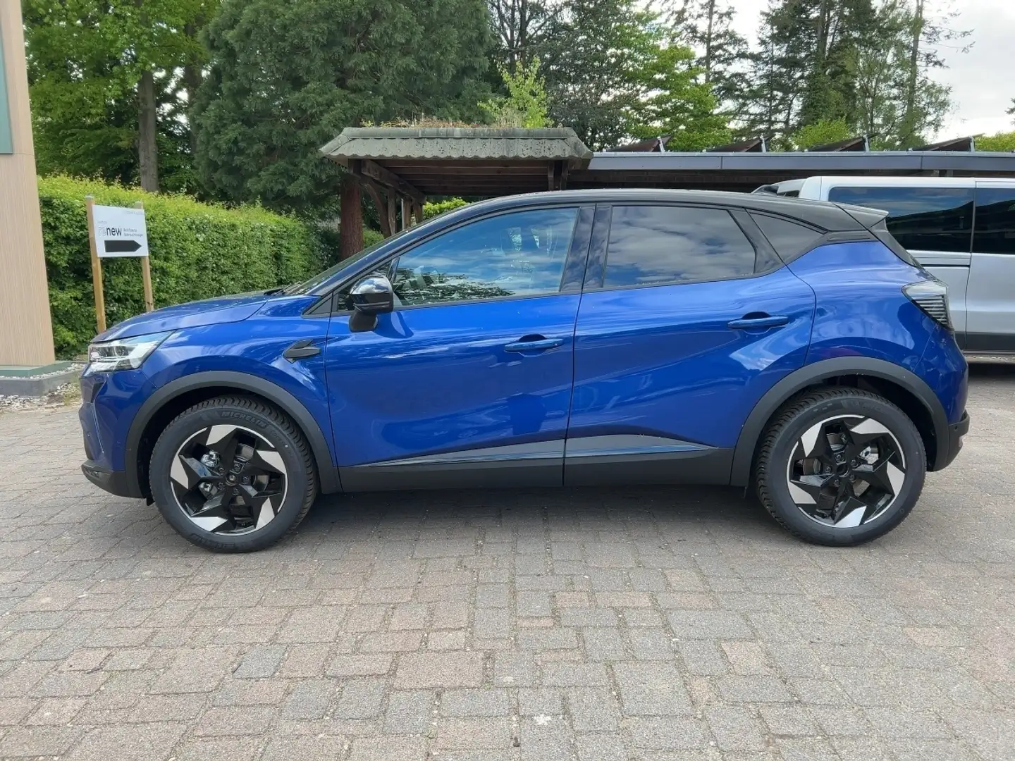 Renault Captur Techno Mild Hybrid 140 Blau - 2