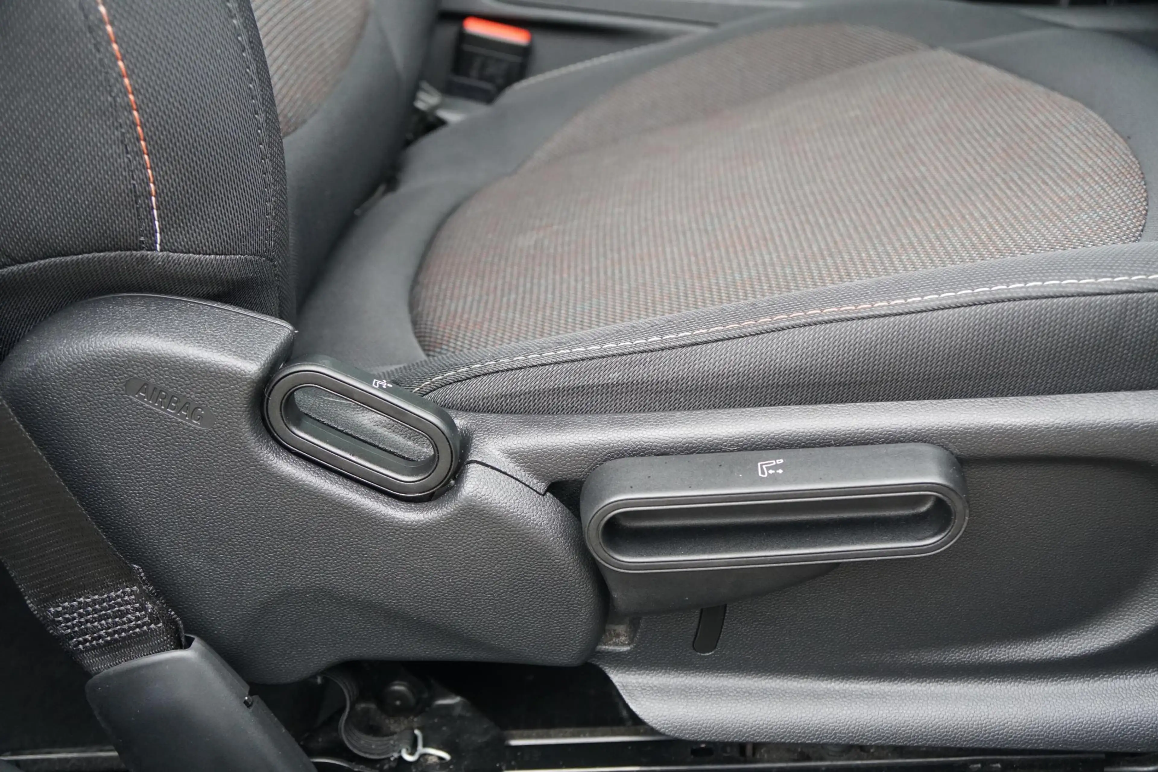 MINI Cooper Clubman Mini 1.5 Chili Serious Business + LED / ADAPTIEVE — photo 11