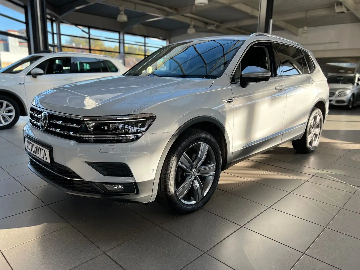 Volkswagen Tiguan Allspace Highline 4Motion DSG 7-Sitze Plateado - 1