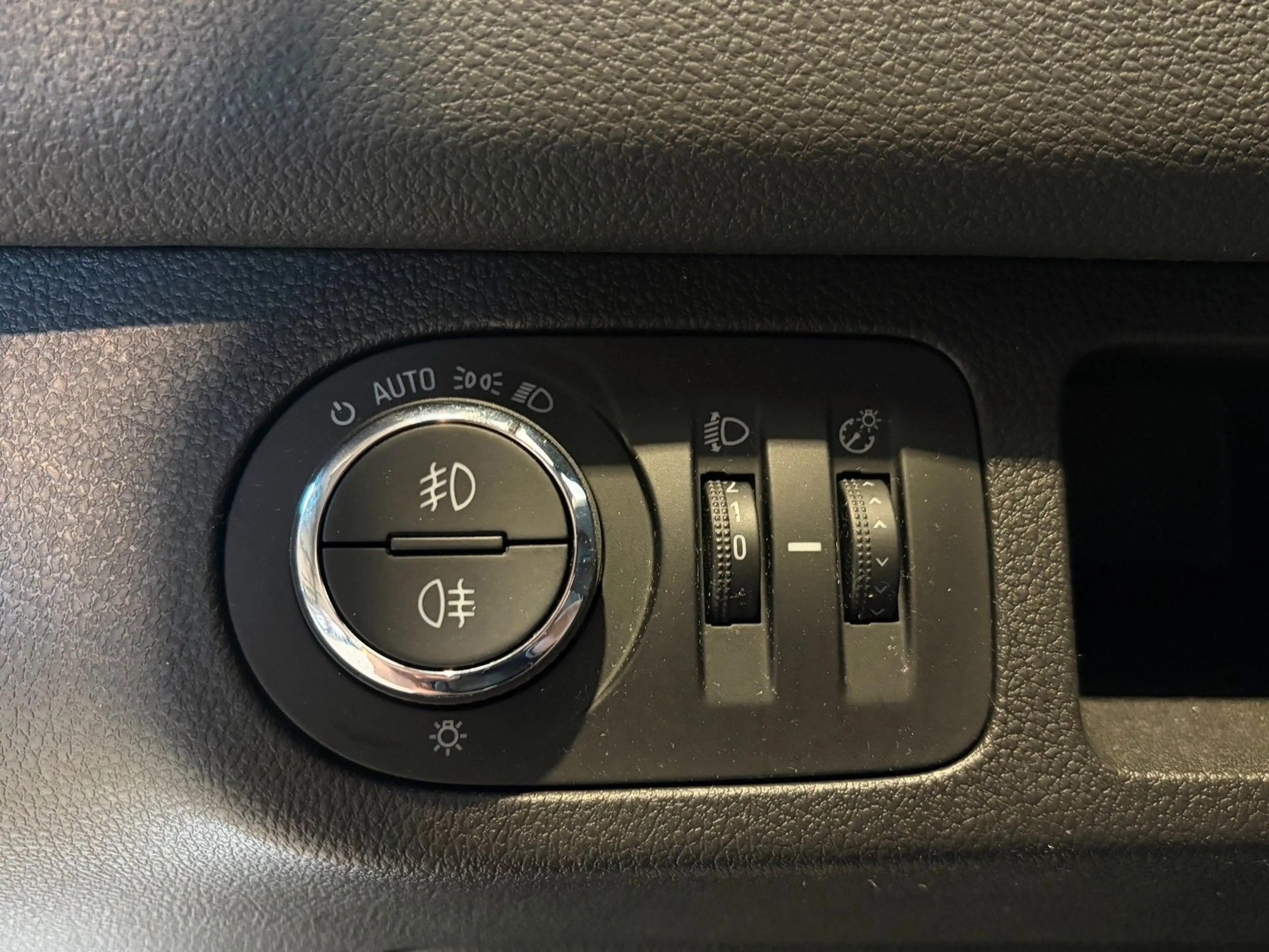 Opel Meriva B Design Edition *Automatik* — photo 14