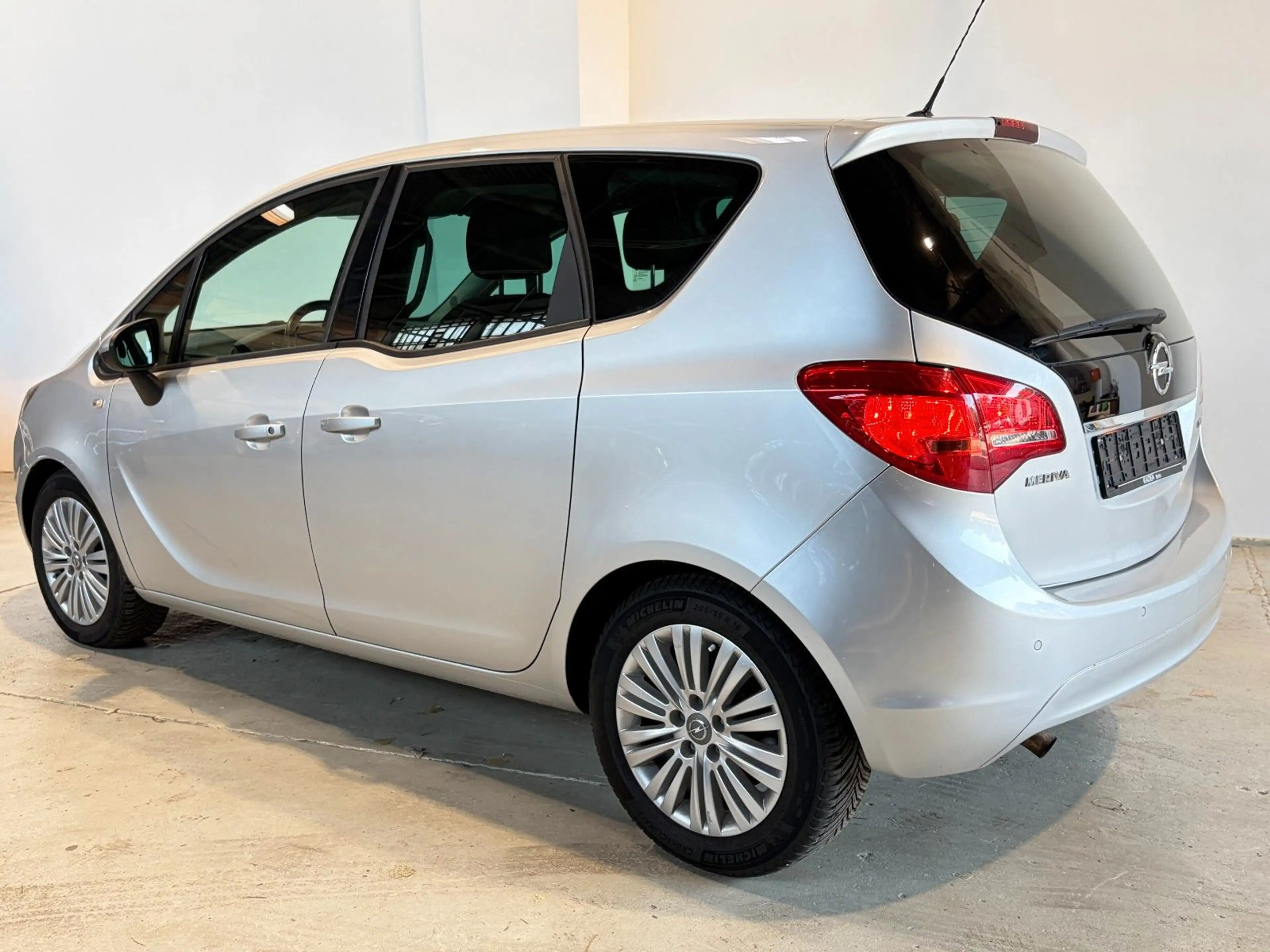 Opel Meriva B Design Edition *Automatik* — photo 3