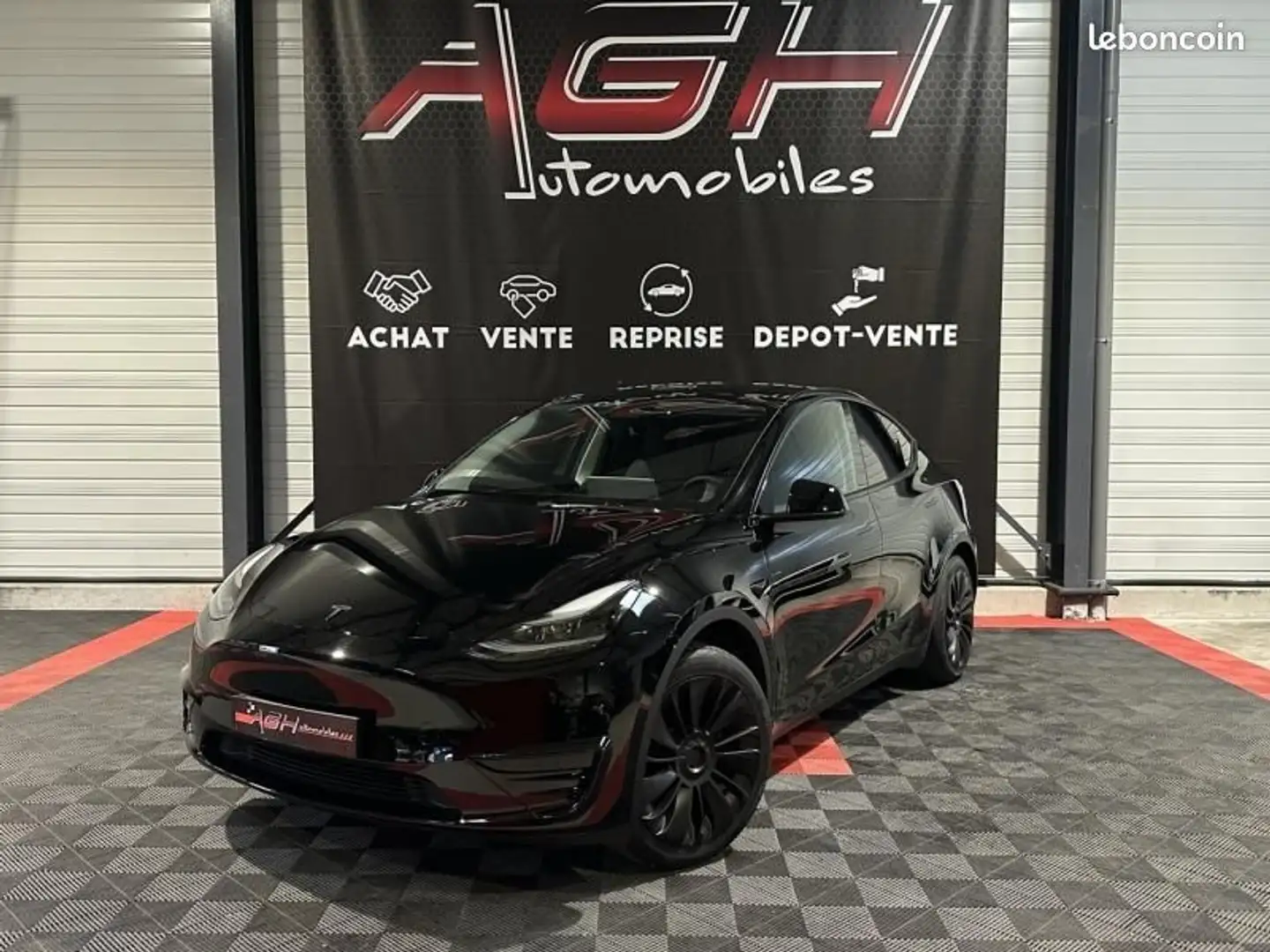 Tesla Model Y Standard RWD Noir - 1