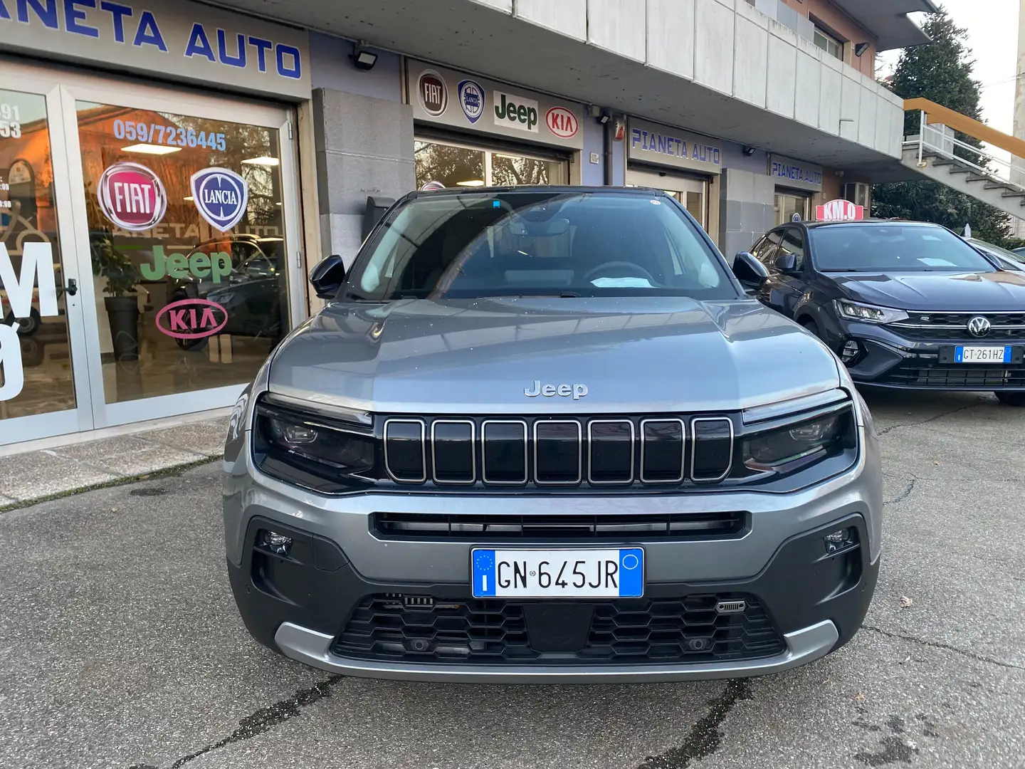 Jeep Avenger AVENGER SUMMIT 1.2 BZ 101cv - IMM. 06/2023 Grijs - 1