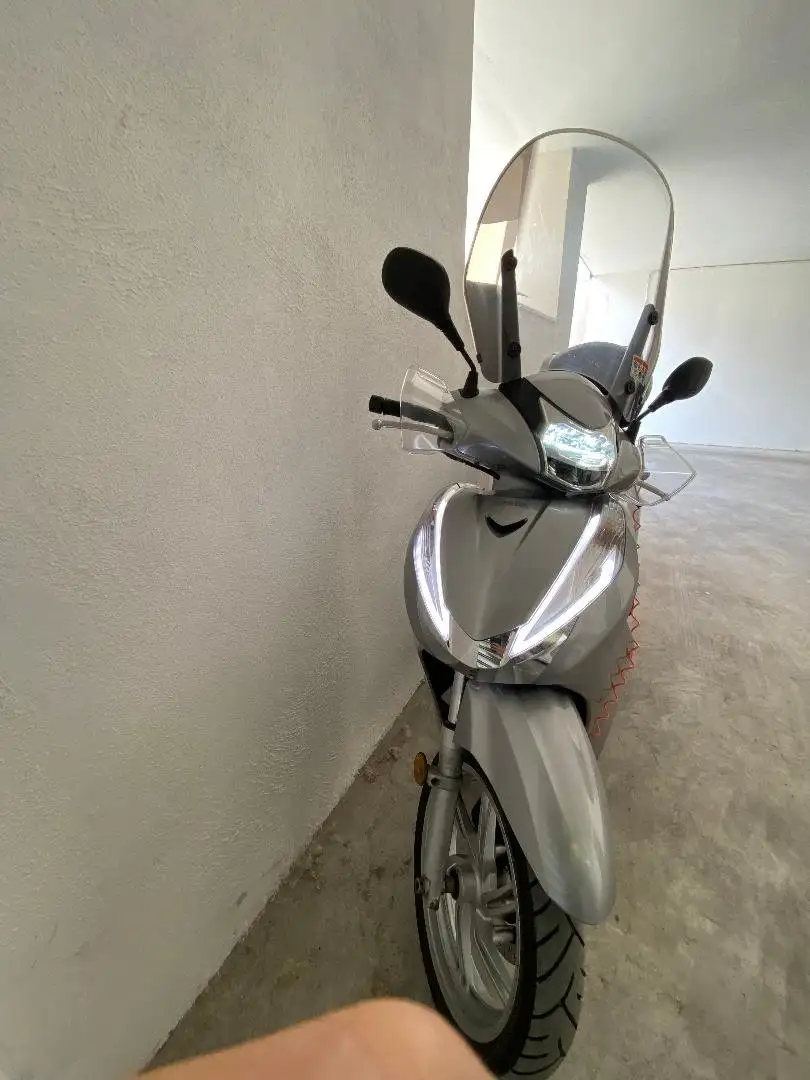 Honda SH 300 Grigio - 1