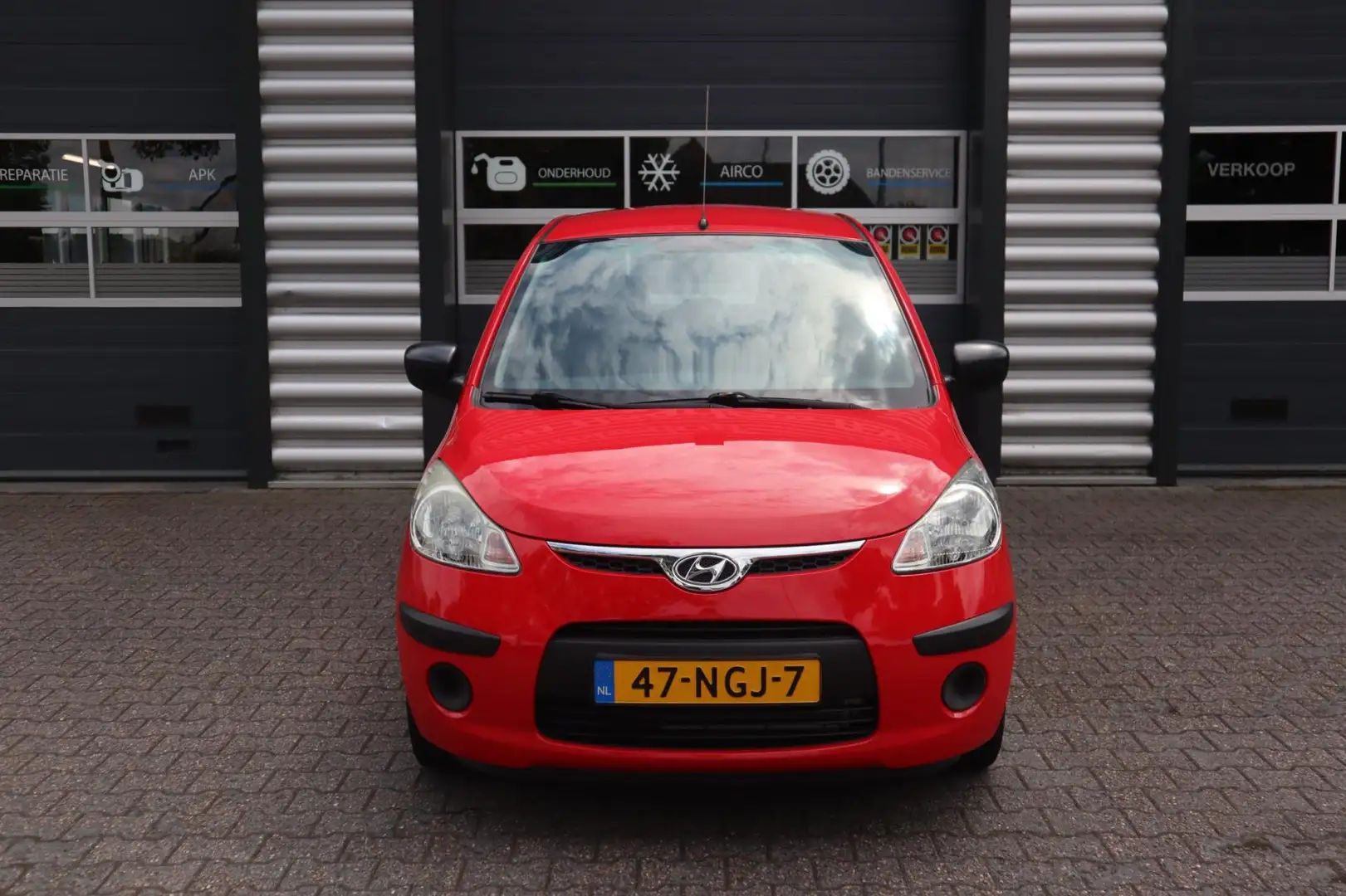 Hyundai i10 1.1 Active Cool Rouge - 2