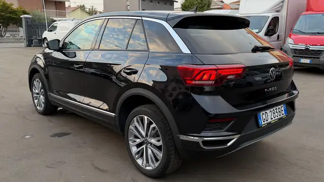 Volkswagen T-Roc view 6