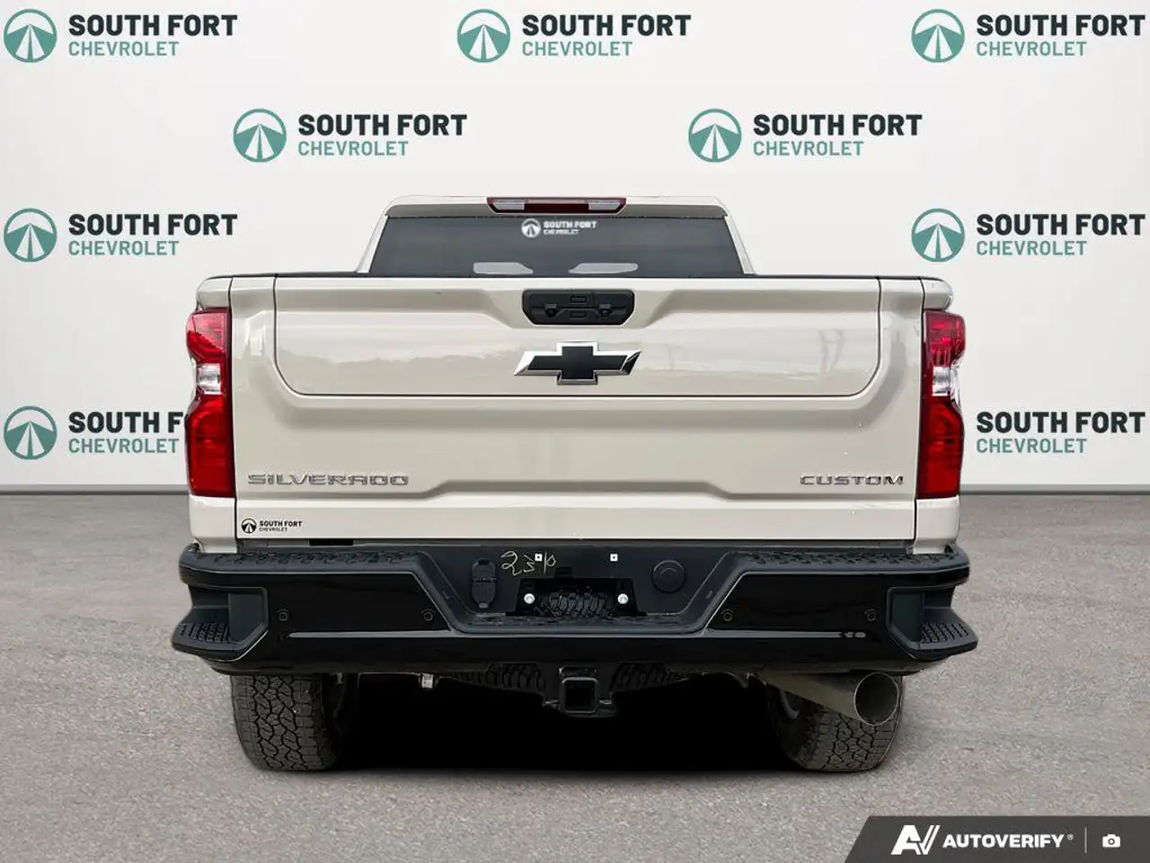 Chevrolet Silverado 2500 photo Chevrolet Silverado 2500