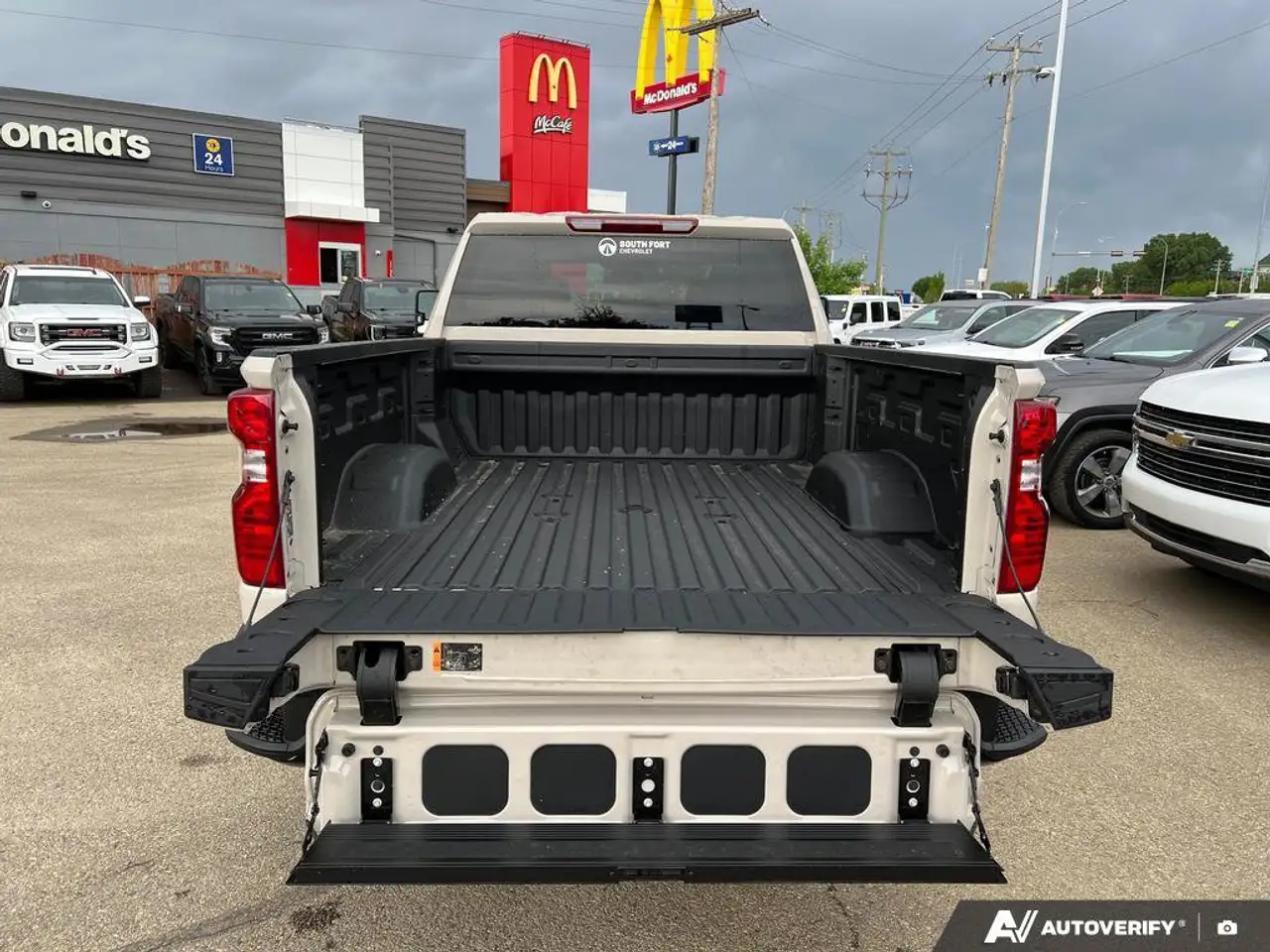 Chevrolet Silverado 2500 photo Chevrolet Silverado 2500