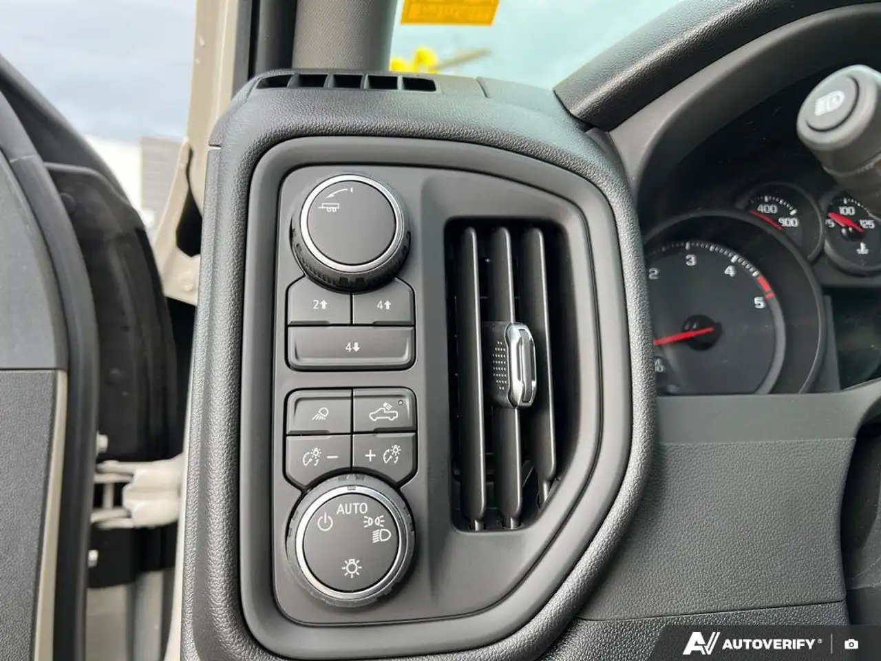 Chevrolet Silverado 2500 photo Chevrolet Silverado 2500