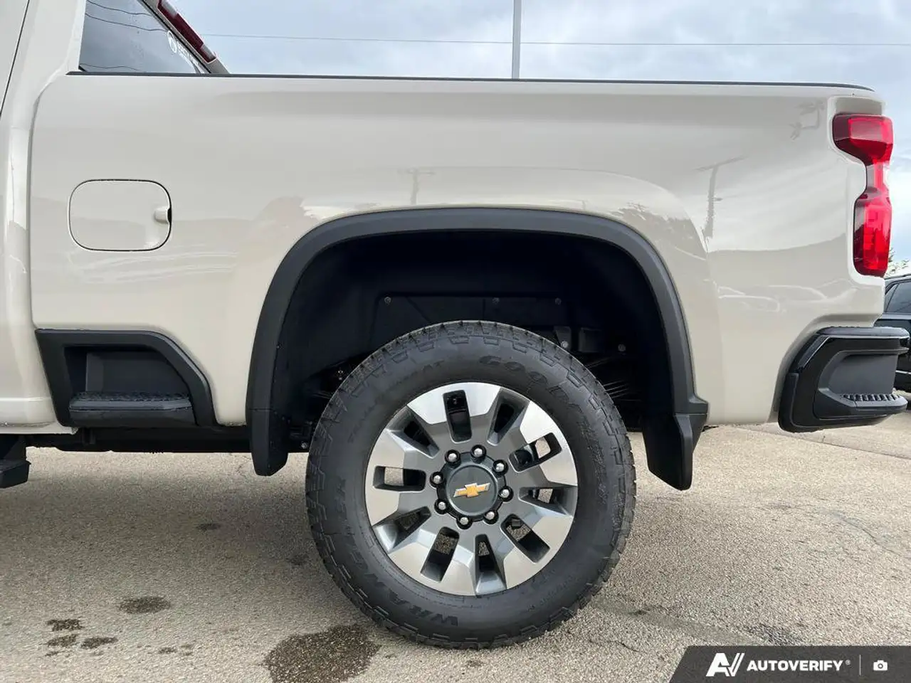 Chevrolet Silverado 2500 photo Chevrolet Silverado 2500