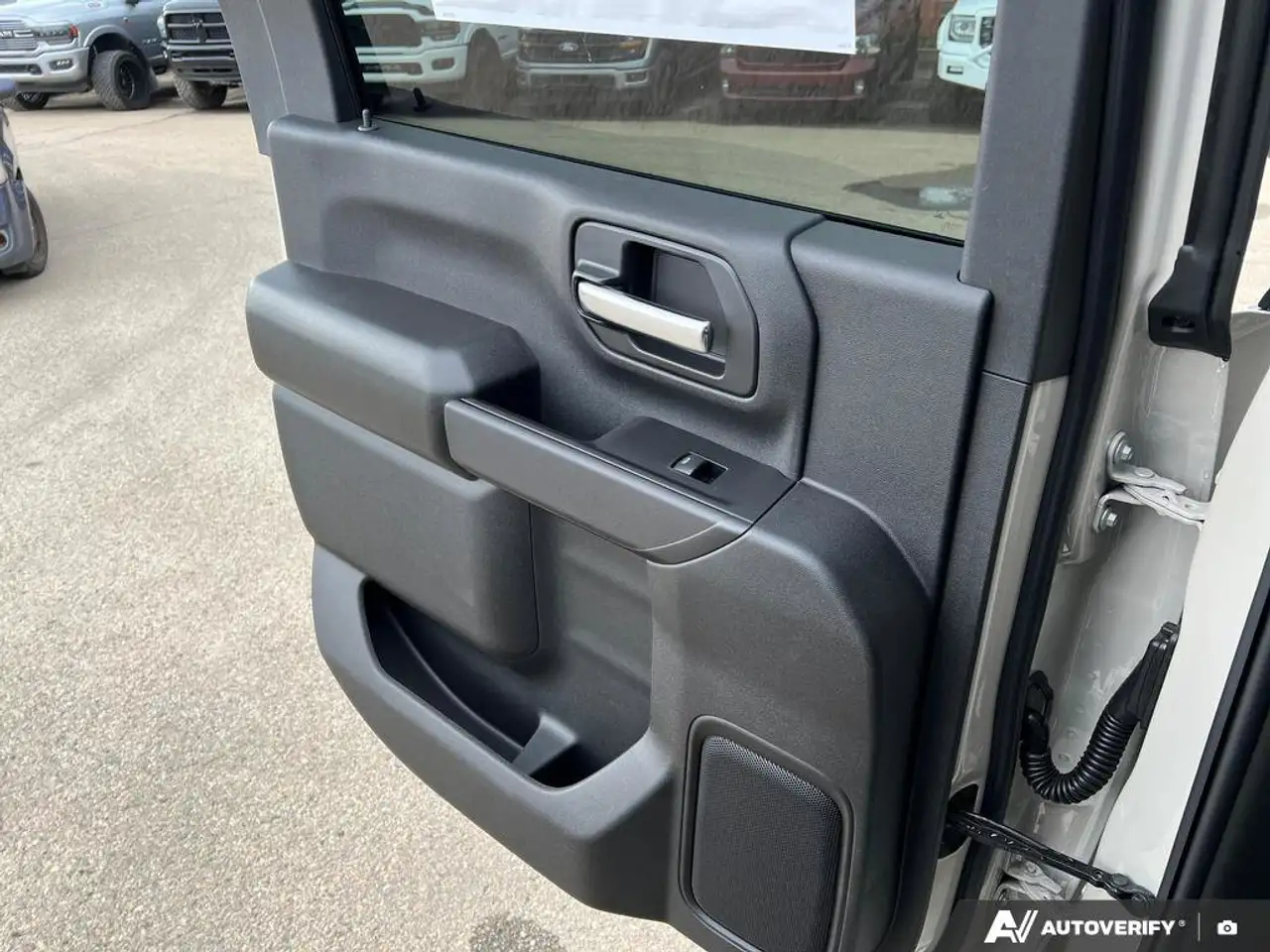 Chevrolet Silverado 2500 photo Chevrolet Silverado 2500