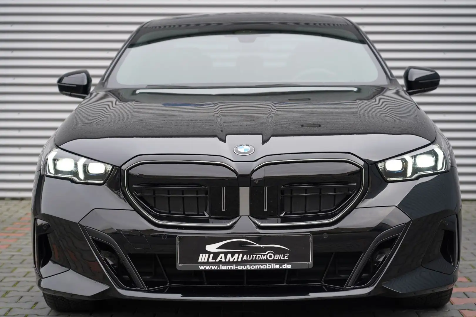 BMW 520 d xDrive M Sport 360 HUD ICONIC H&K MEMORY Schwarz - 2