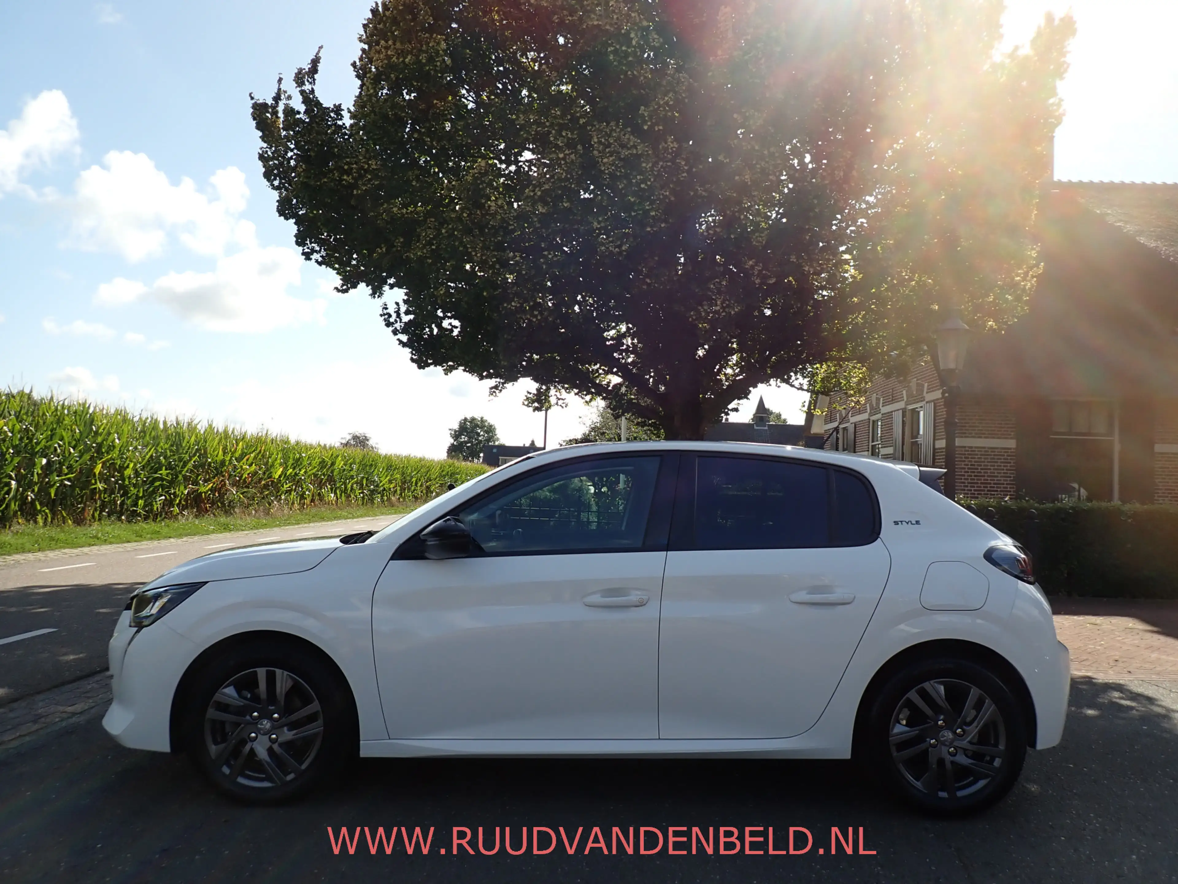 Peugeot 208 1.2 STYLE ACHTERSPOILER + GETINTE RAMEN / CRUISE / — photo 6
