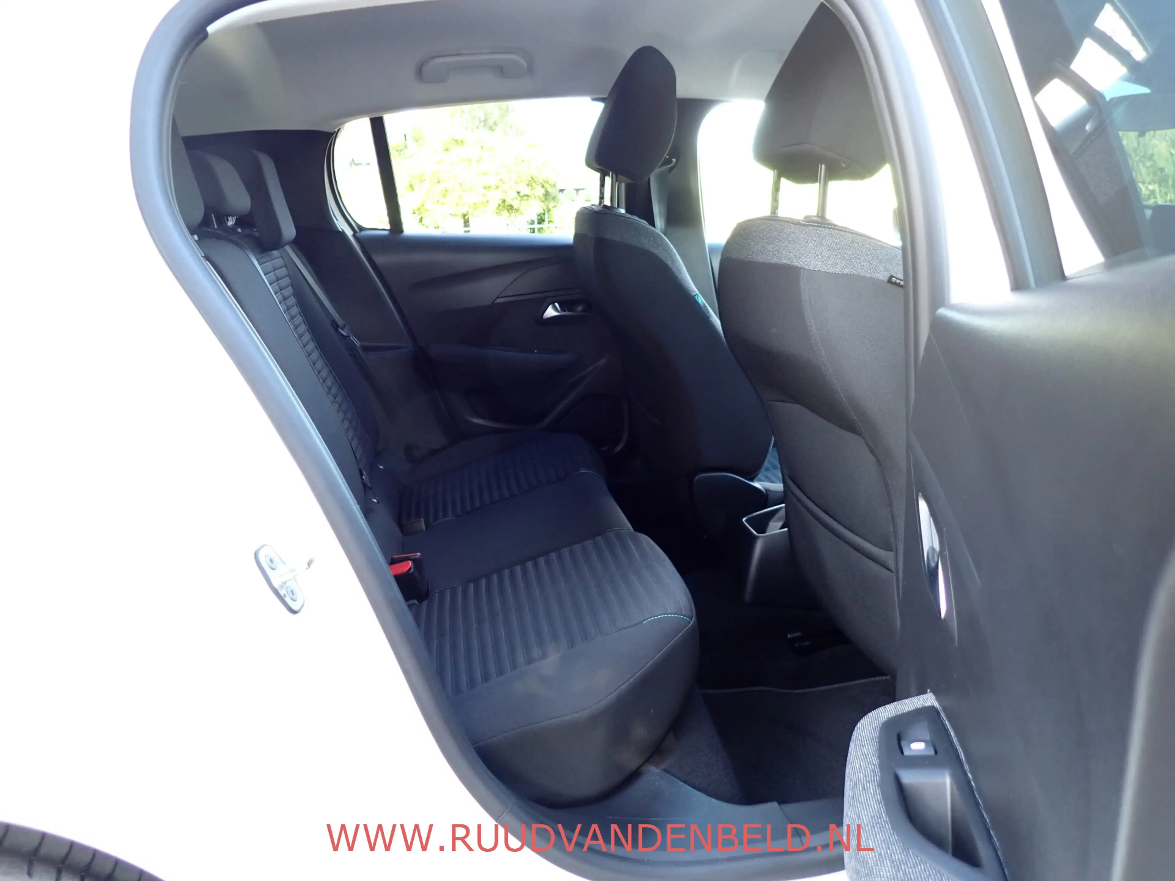 Peugeot 208 1.2 STYLE ACHTERSPOILER + GETINTE RAMEN / CRUISE / — photo 25