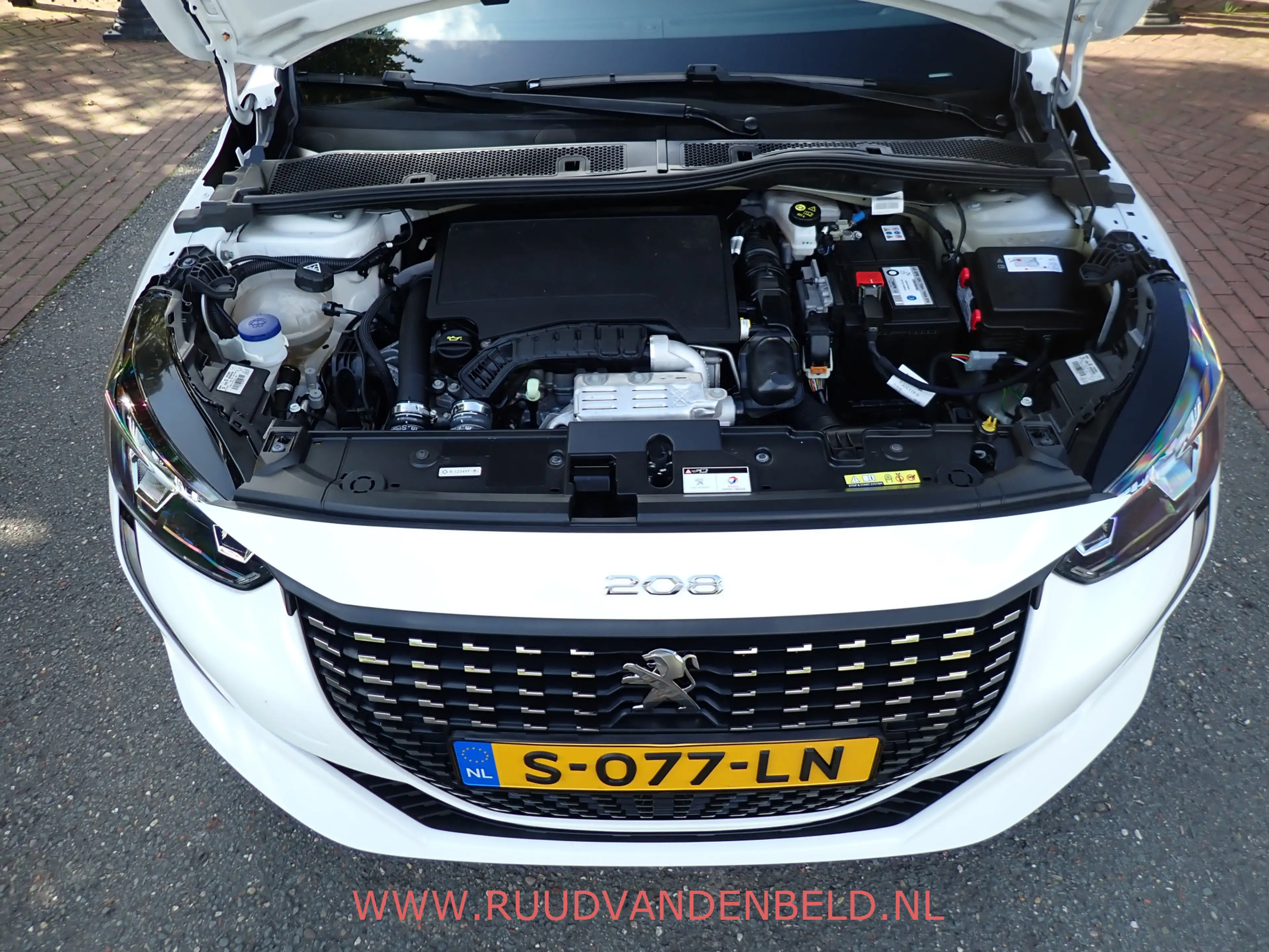 Peugeot 208 1.2 STYLE ACHTERSPOILER + GETINTE RAMEN / CRUISE / — photo 29