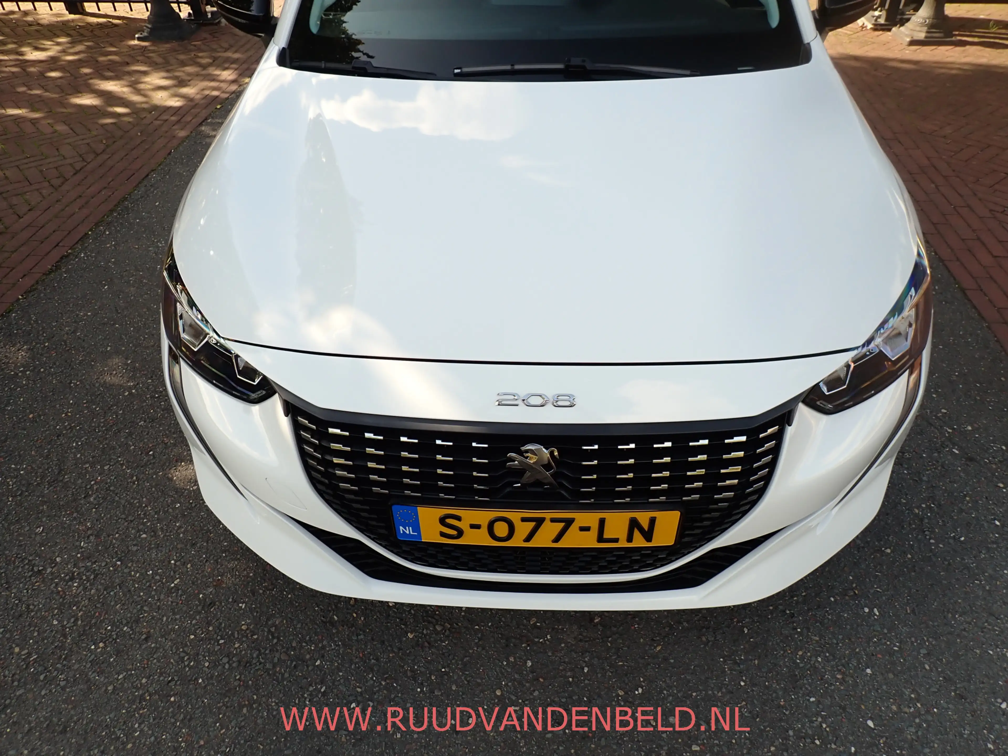 Peugeot 208 1.2 STYLE ACHTERSPOILER + GETINTE RAMEN / CRUISE / — photo 2