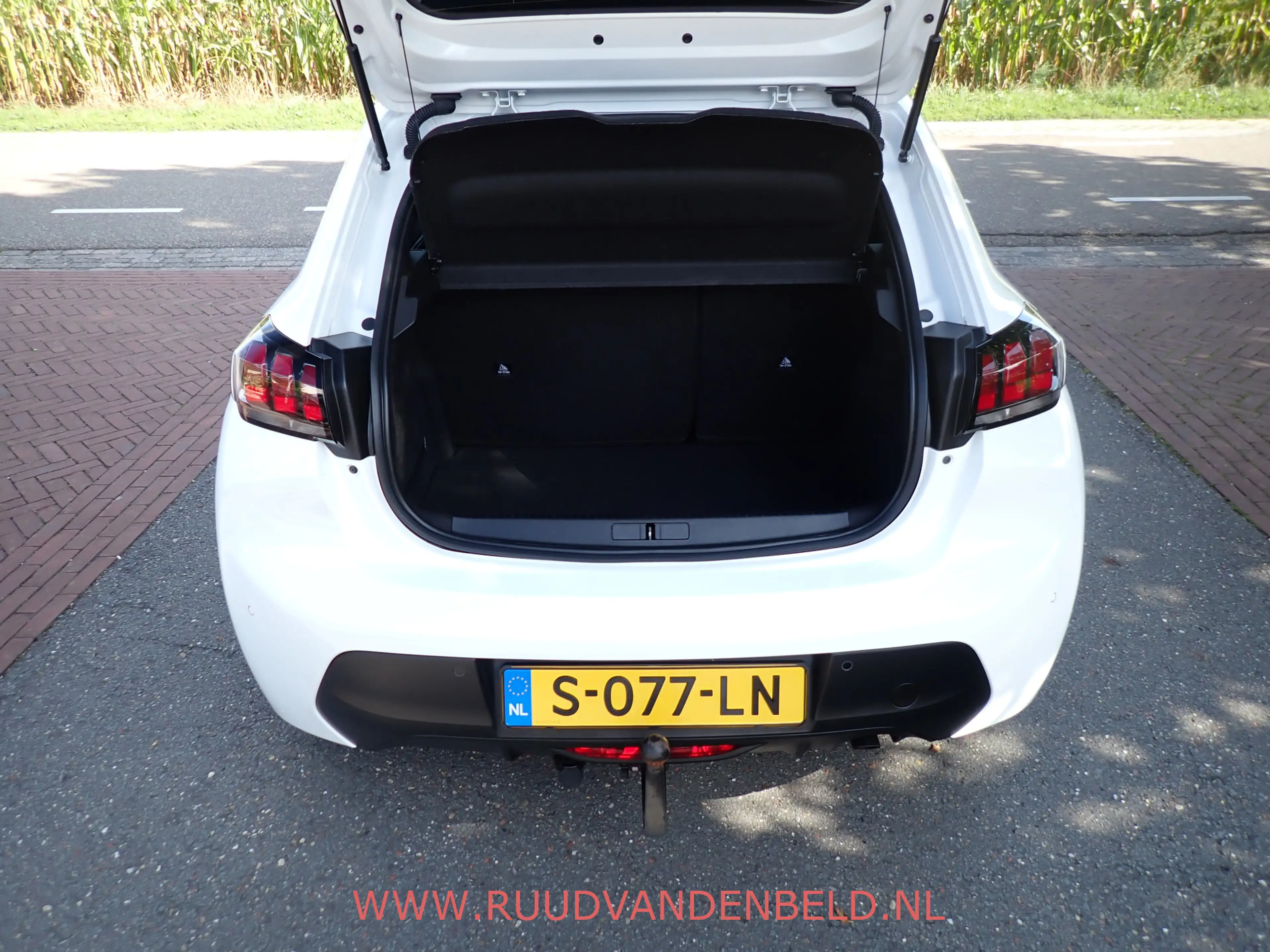 Peugeot 208 1.2 STYLE ACHTERSPOILER + GETINTE RAMEN / CRUISE / — photo 27