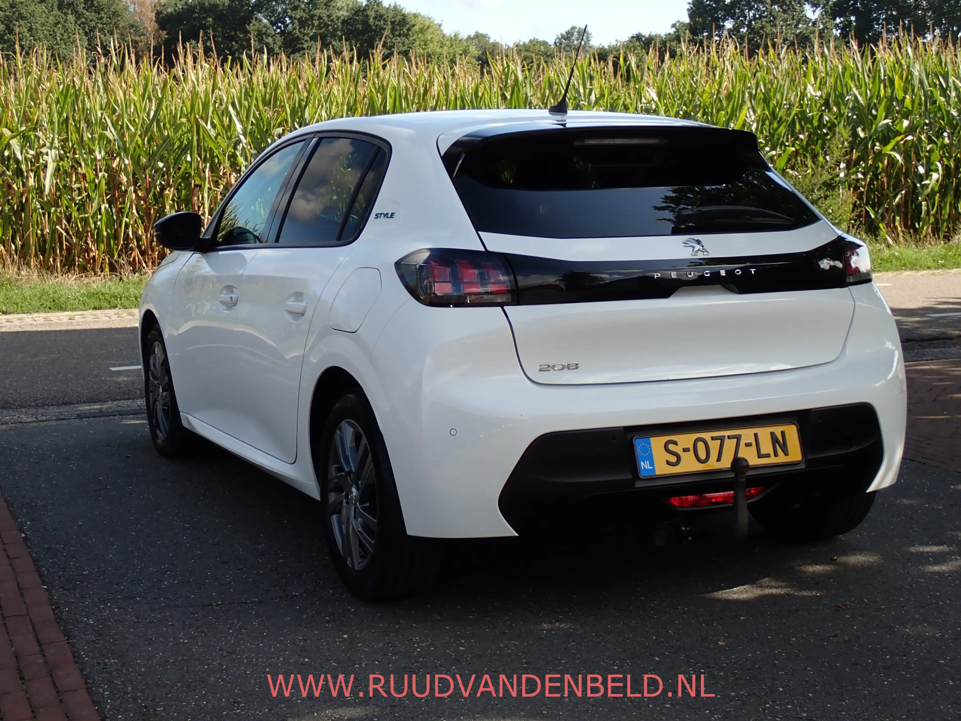 Peugeot 208 1.2 STYLE ACHTERSPOILER + GETINTE RAMEN / CRUISE / — photo 5