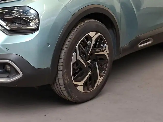 Citroen C4 view 3