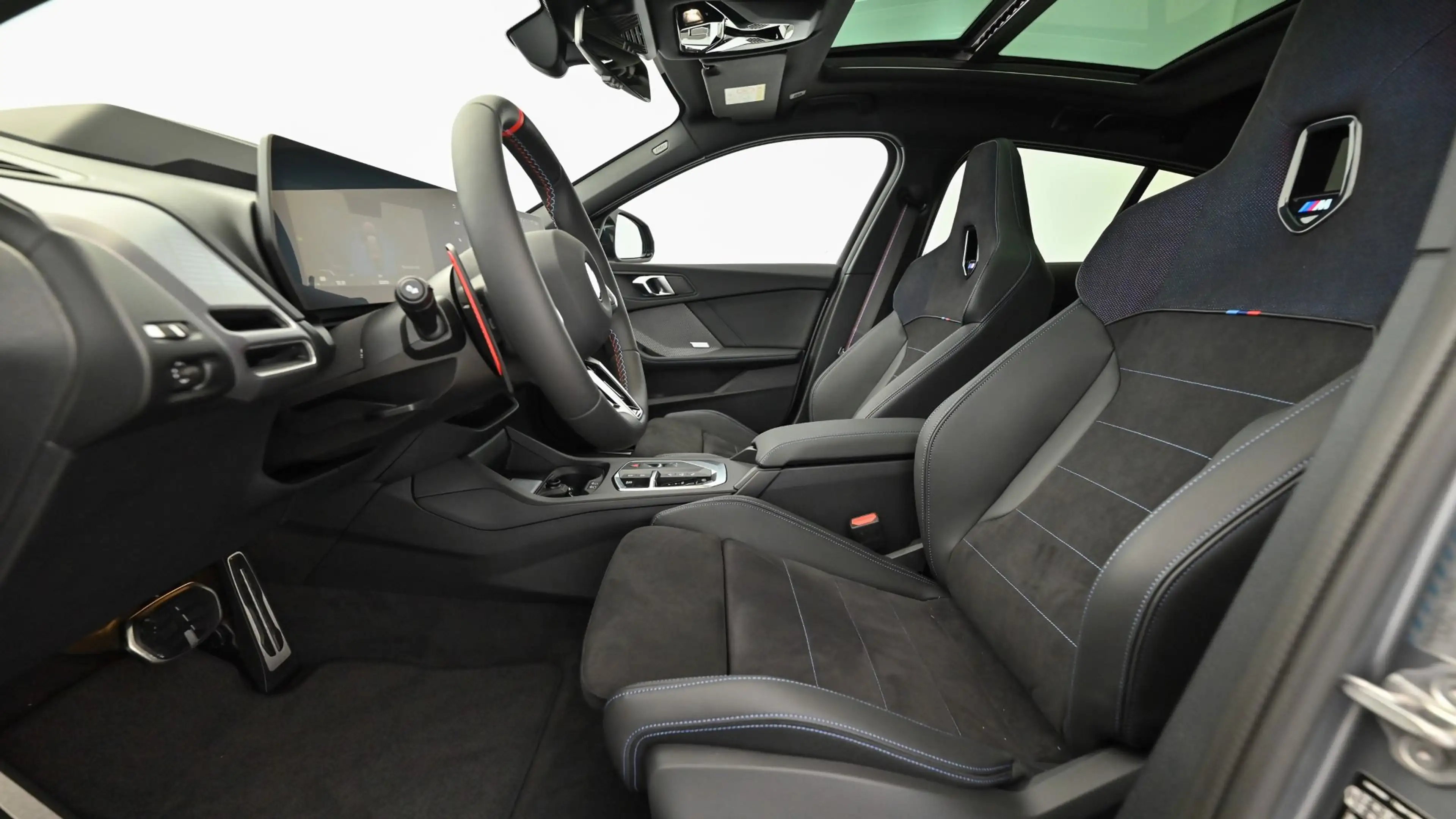 BMW 135 M135i xDrive — photo 14