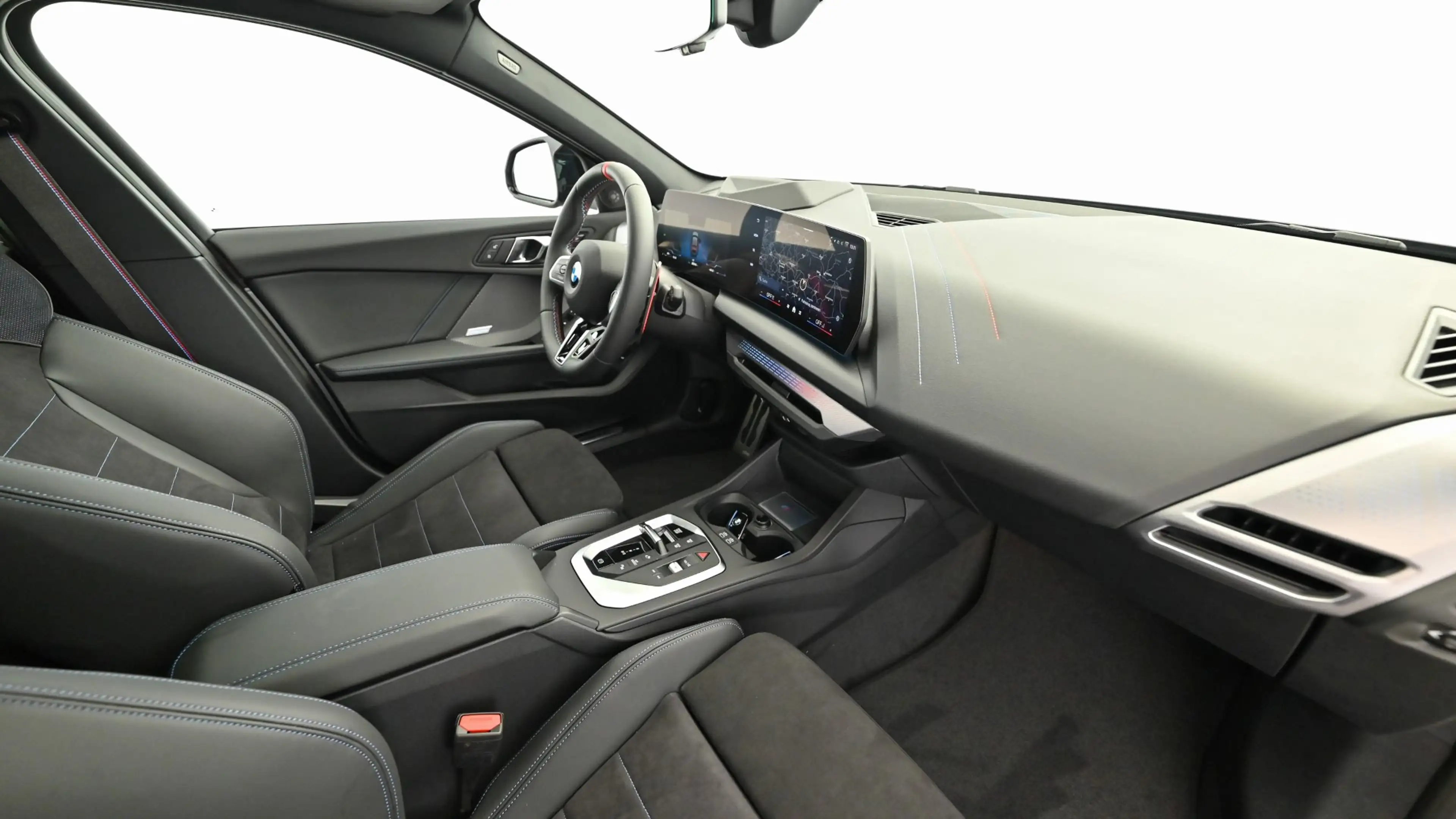 BMW 135 M135i xDrive — photo 8