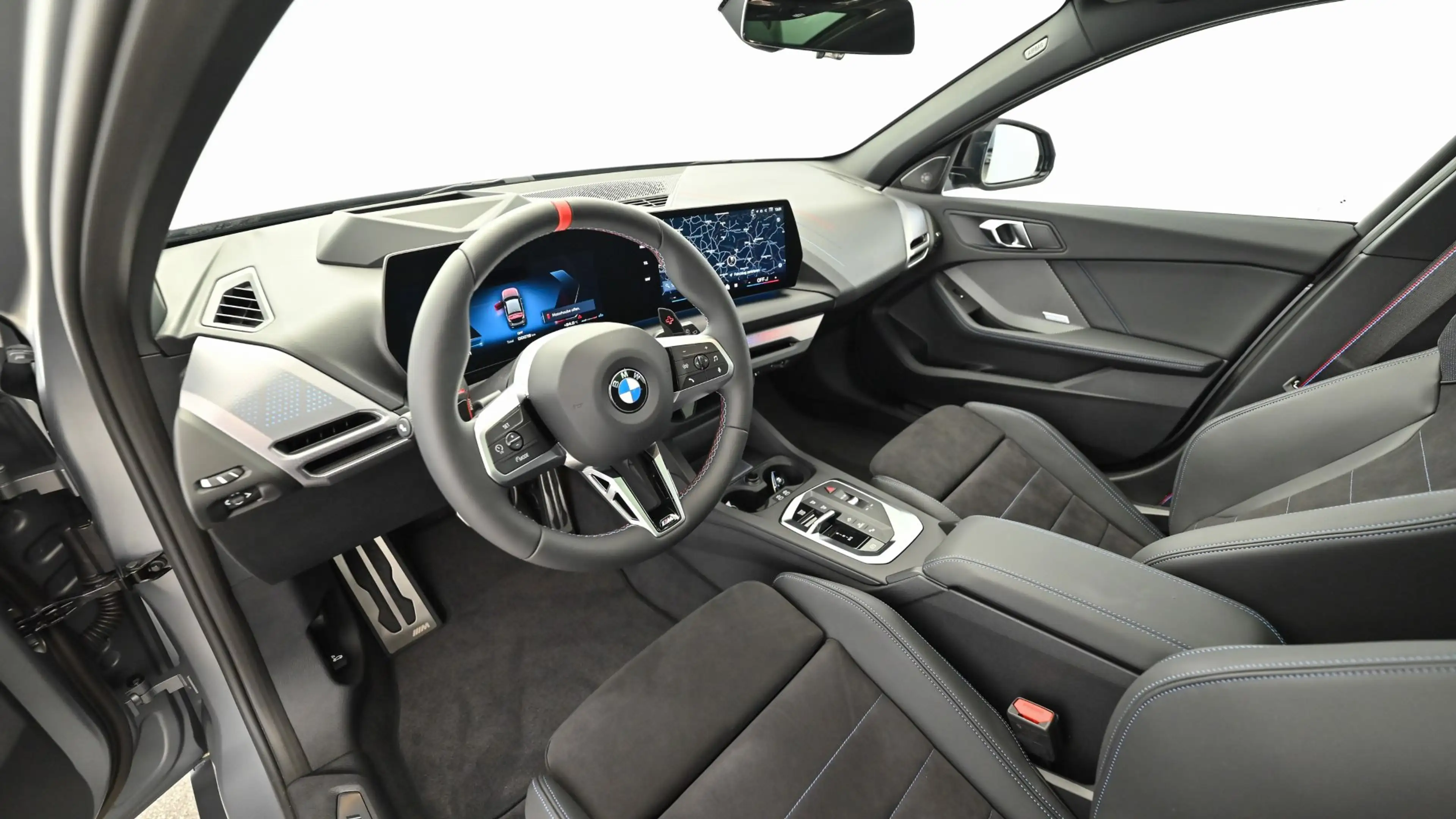 BMW 135 M135i xDrive — photo 13
