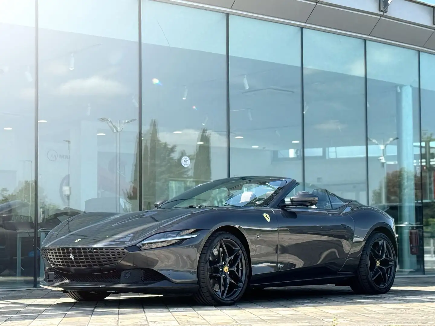 Ferrari Roma 3.9 Spider DCT Grau - 1