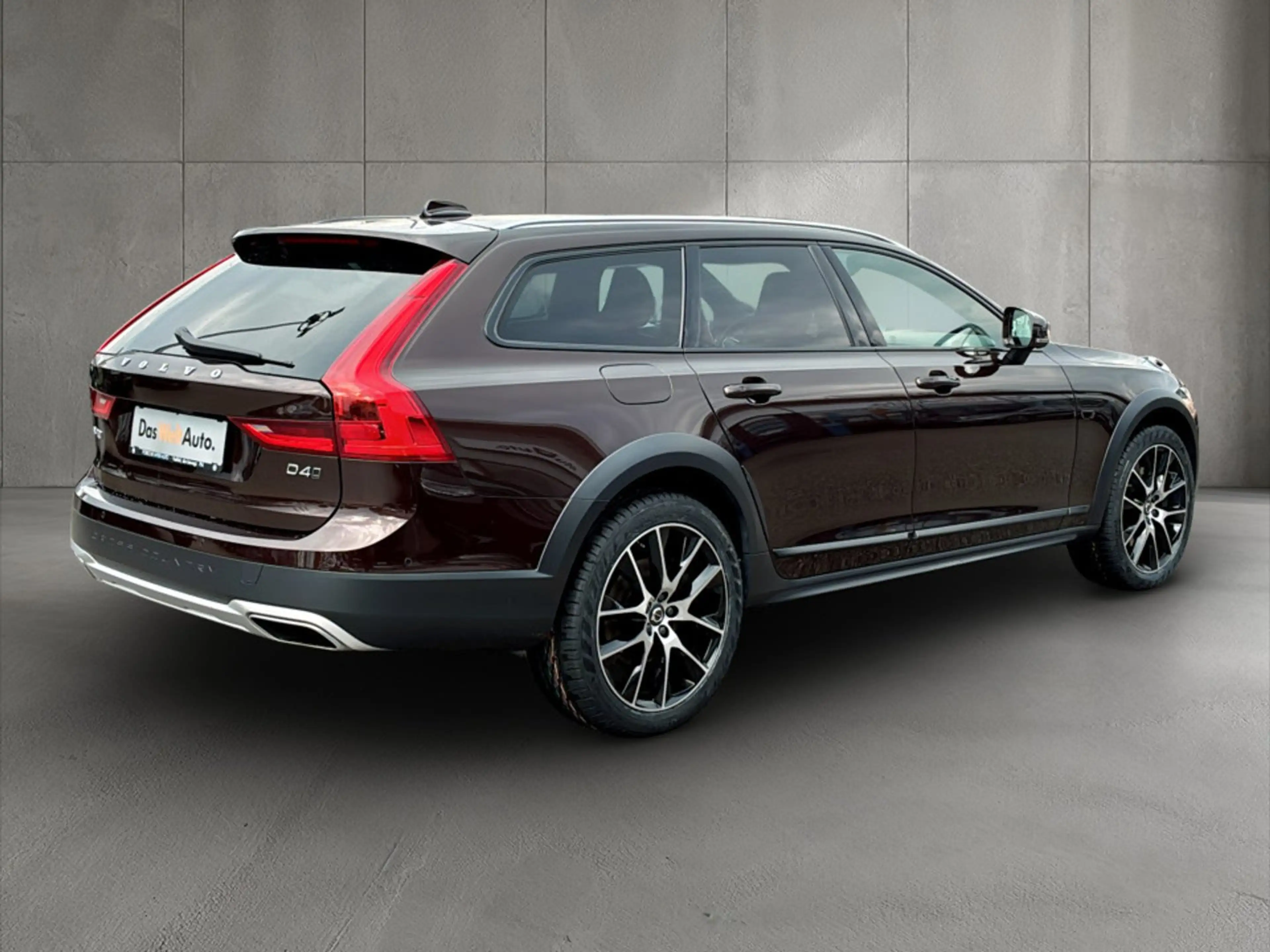 Volvo V90 Cross Country Pro D4 AWD Geartronic — photo 4