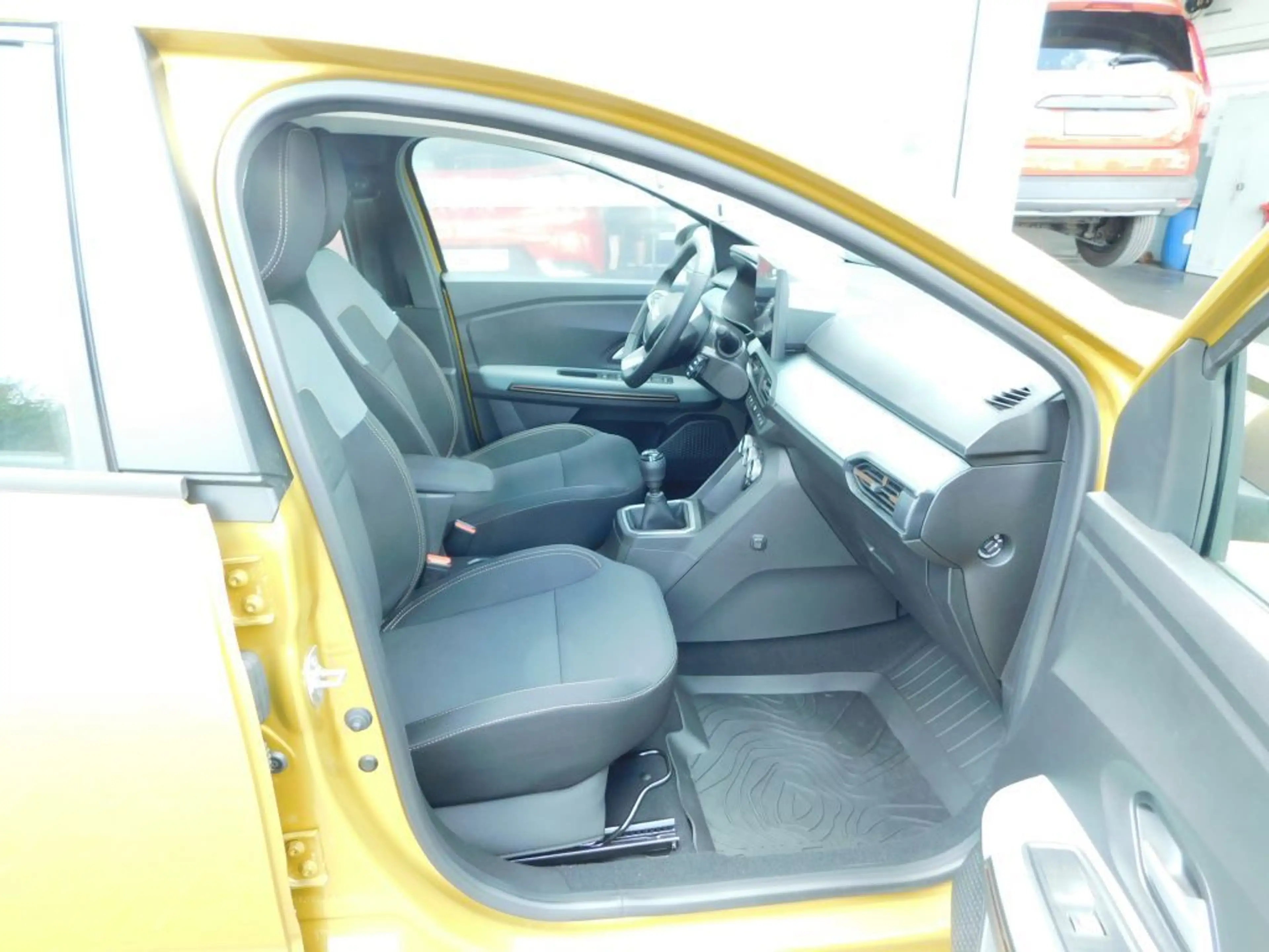 Dacia Sandero III Stepway Extreme TCe 110 — photo 8