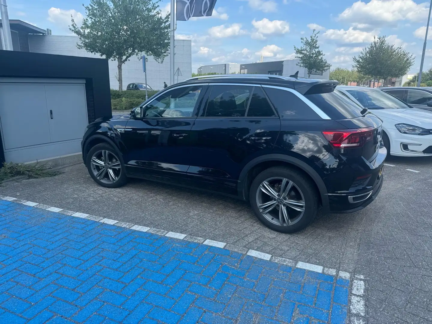 Volkswagen T-Roc 1.5 TSI Sport Business R 150 PK | R-Line | Automaa Noir - 2