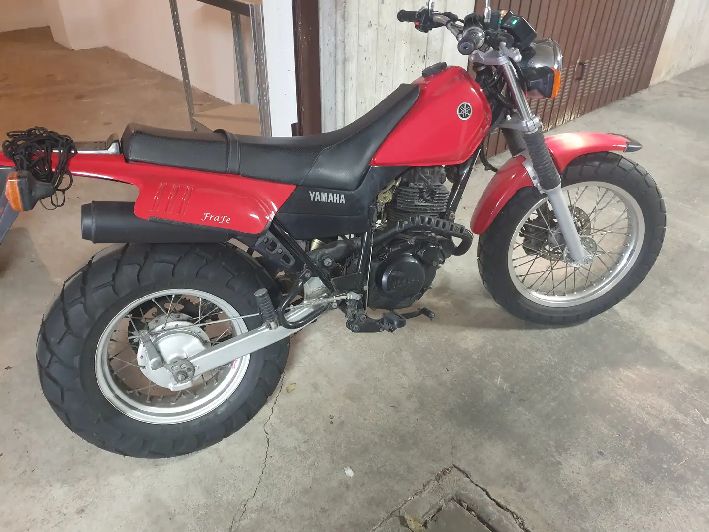 Yamaha TW 125 Rojo - 1