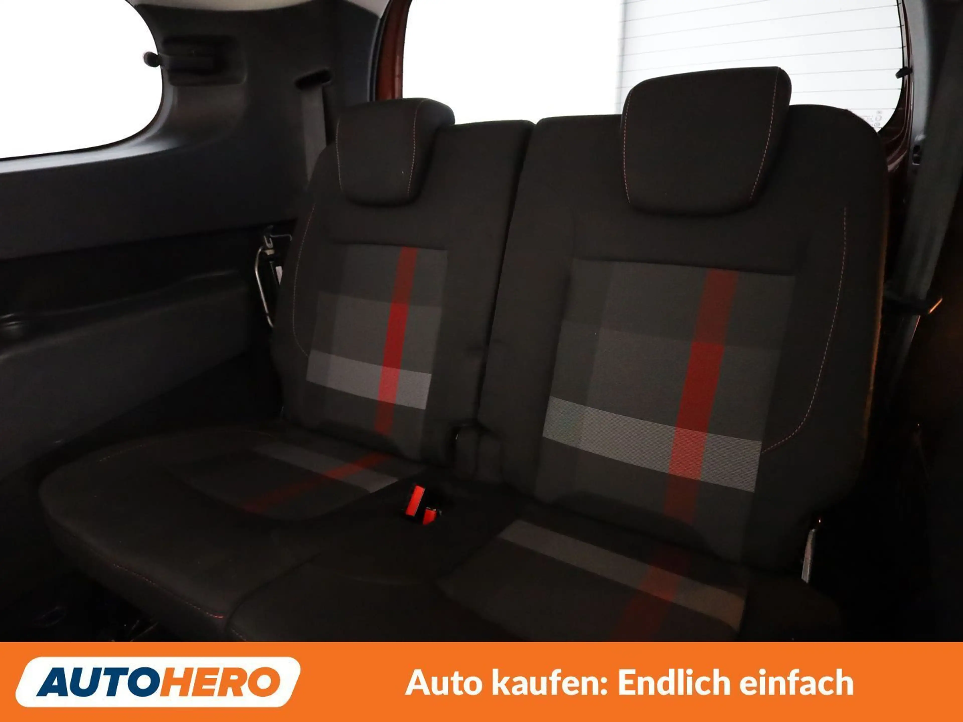 Dacia Lodgy 1.5 Blue dCi Stepway Charisma — photo 29