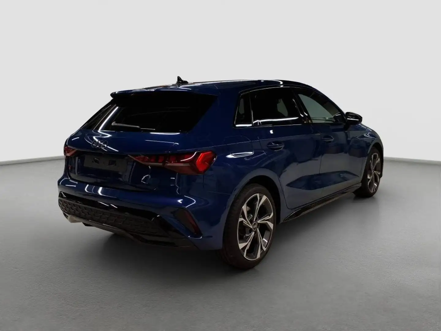 Audi A3 35 TFSI S-LINE*NAVI-PLUS*KAMERA*AHK Blau - 2