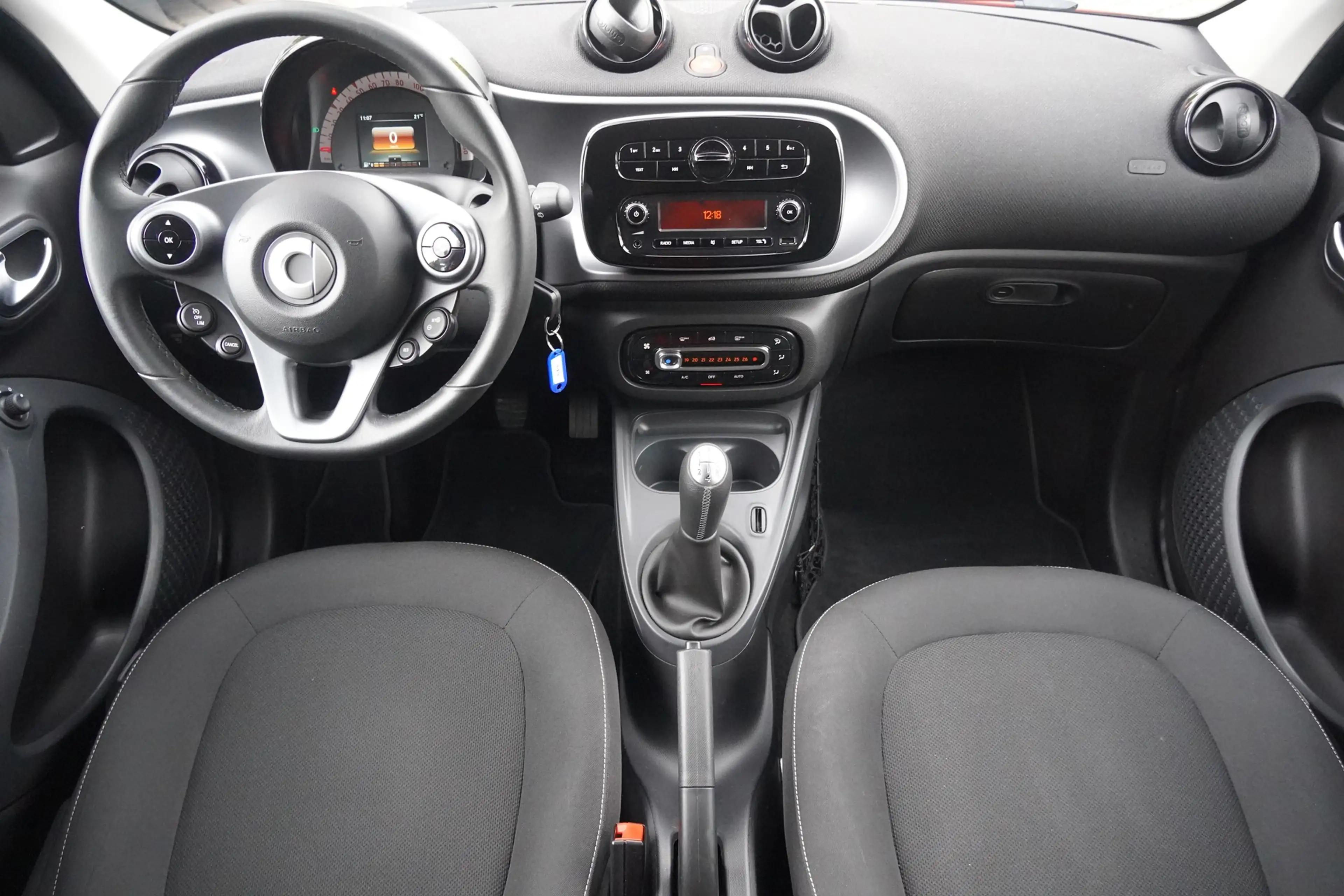 smart forFour forfour 1.0 Passion Sitzheizung Klima USB — photo 13
