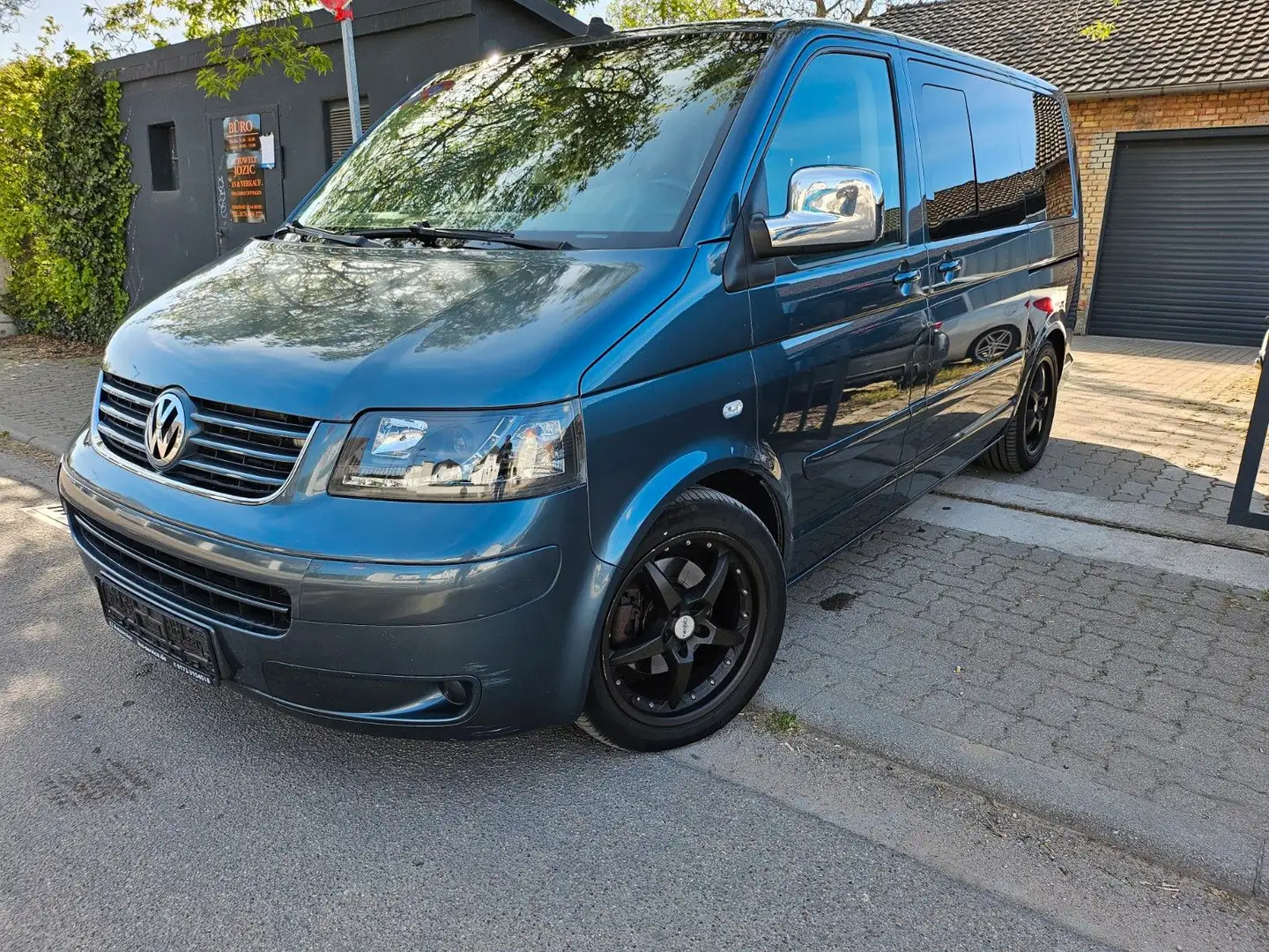 Volkswagen T5 Multivan 2,5 TDI Grau - 1