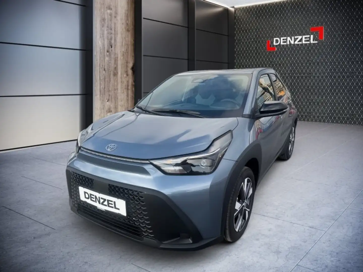 Toyota Aygo X 1,5 l Active CVT Grau - 2