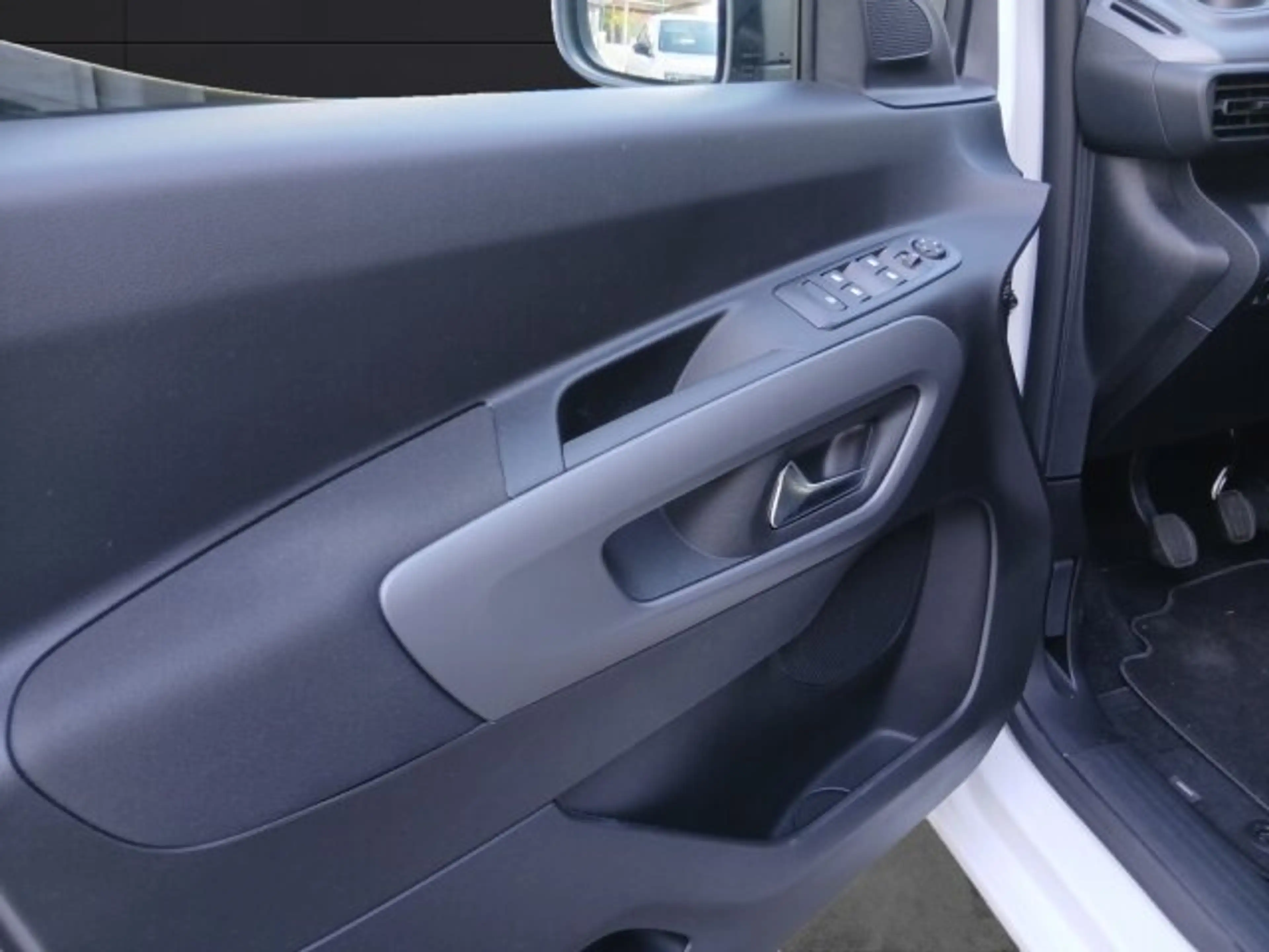 Opel Combo Life Combo 1.5 D GS — photo 8