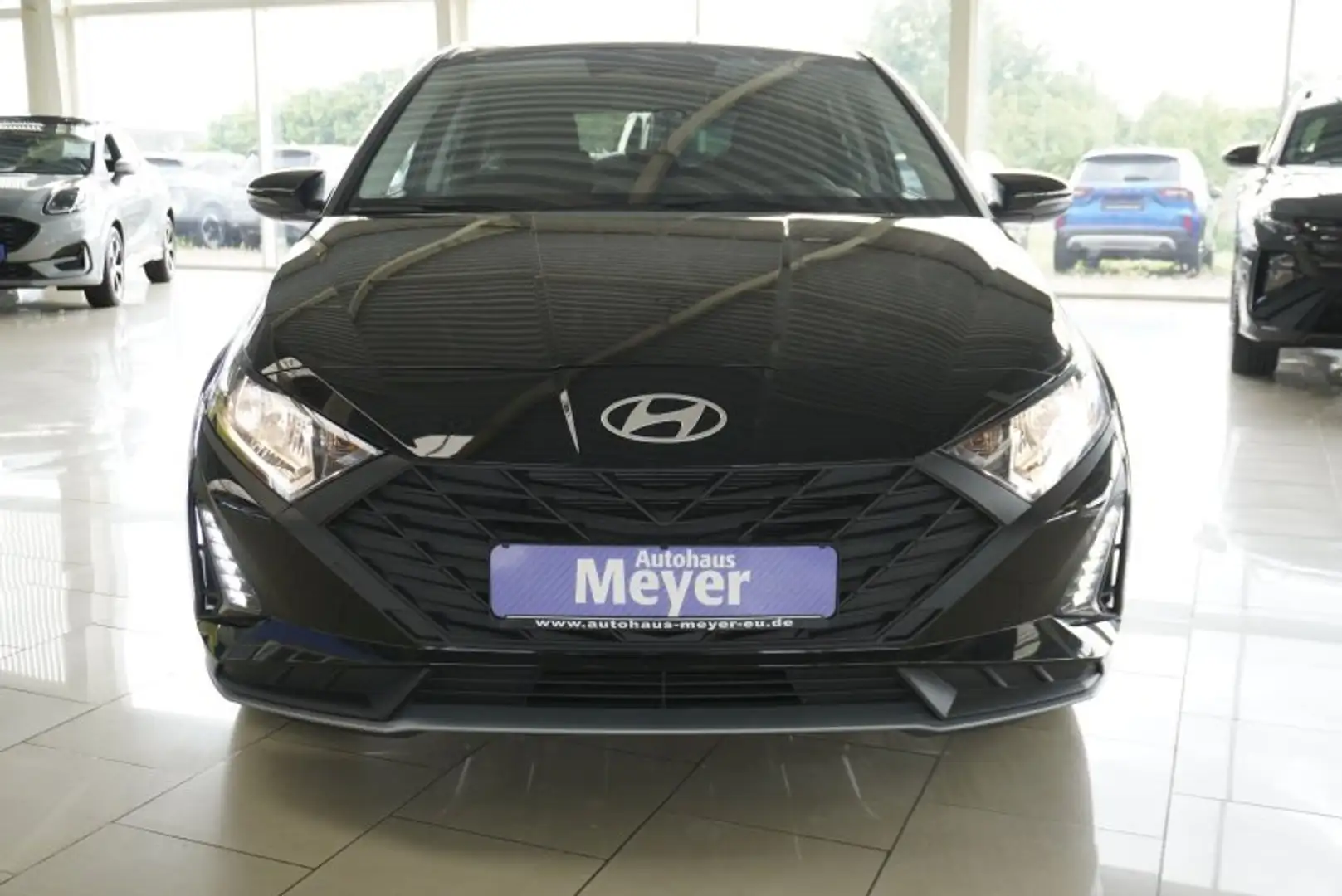 Hyundai i20 1,2 79PS Navi/Alu/Klimaaut/Winterp/Kamera    ** Noir - 2