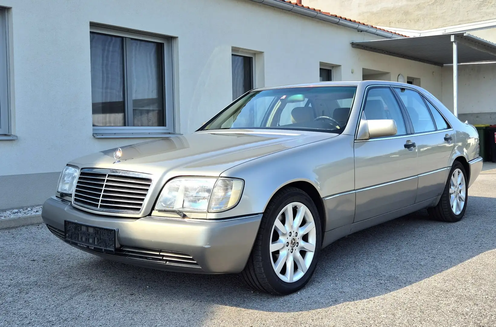 Mercedes-Benz S 320 S 300 SE*Neues Pickerl 8/27*sehr gepflegt* Beige - 2