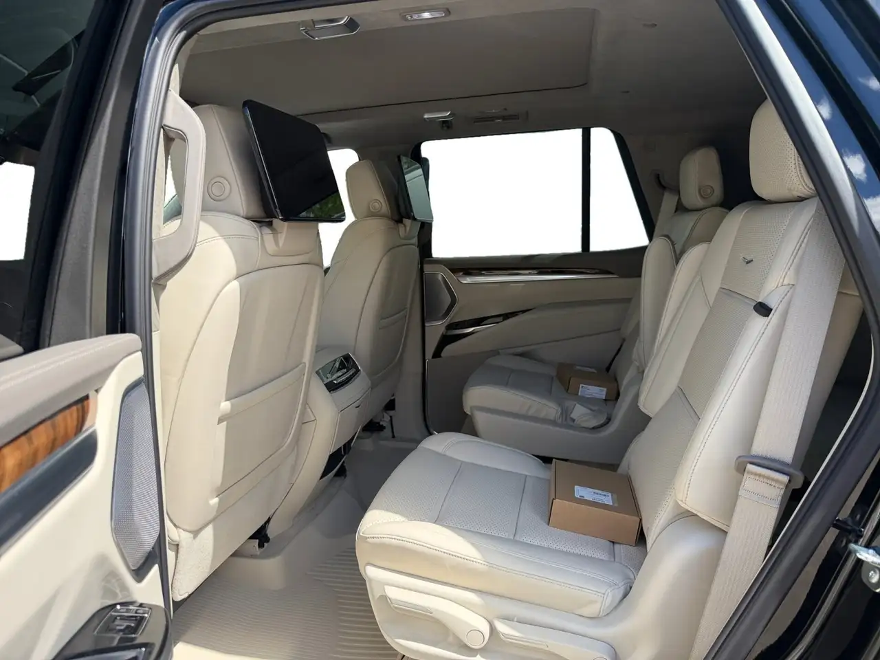 Cadillac Escalade снимка Cadillac Escalade