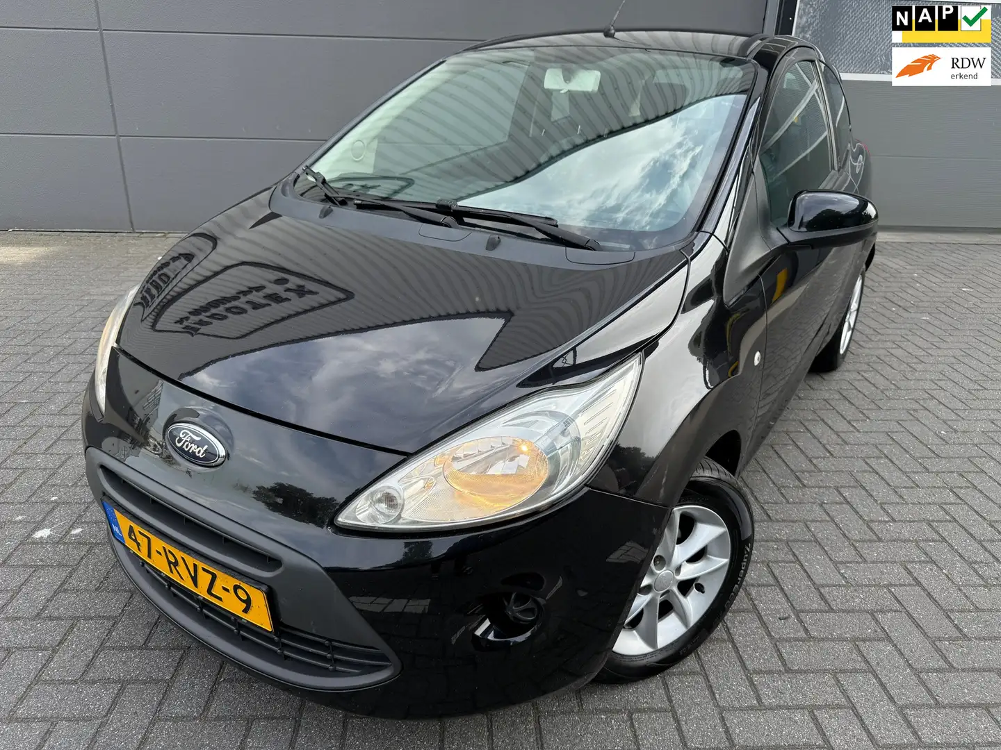 Ford Ka/Ka+ 1.2 Cool & Sound start/stop*APK*NAP*AIRCO*ELKT-RAA Zwart - 1