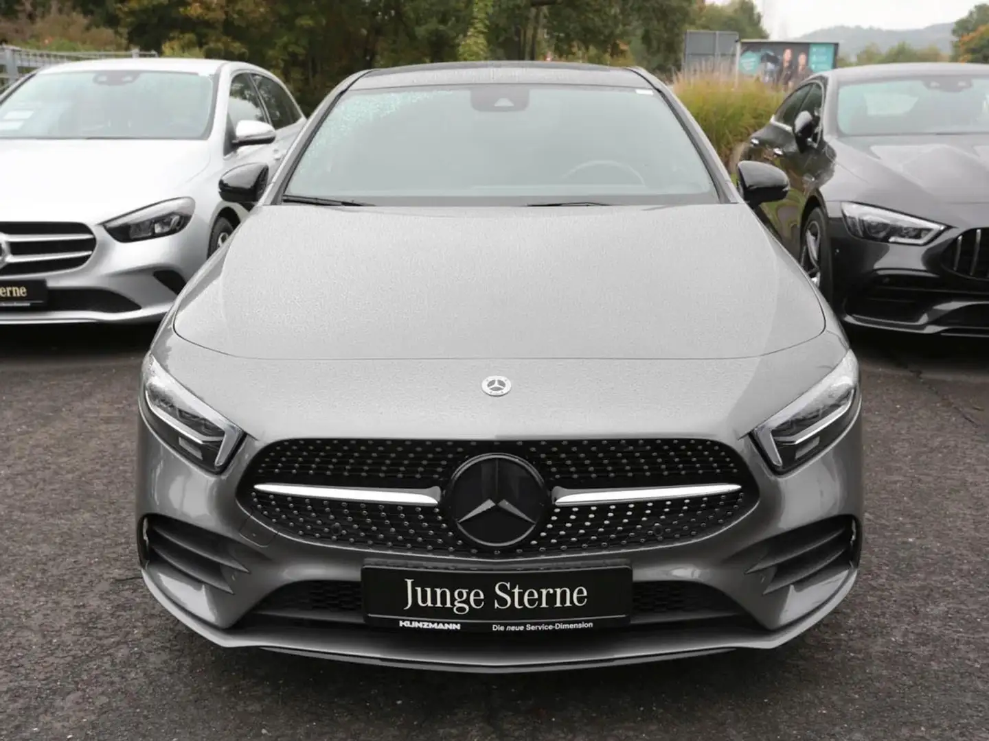 Mercedes-Benz A 250 e Limousine AMG Night Navi Panorama Kamera Grau - 2