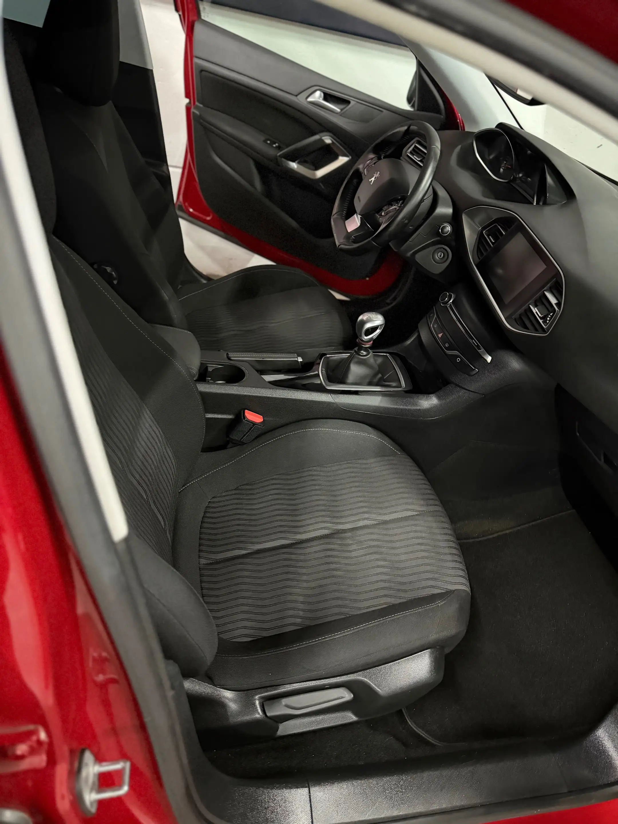 Peugeot 308 308 1.2 PureTech GT Line STT — photo 10