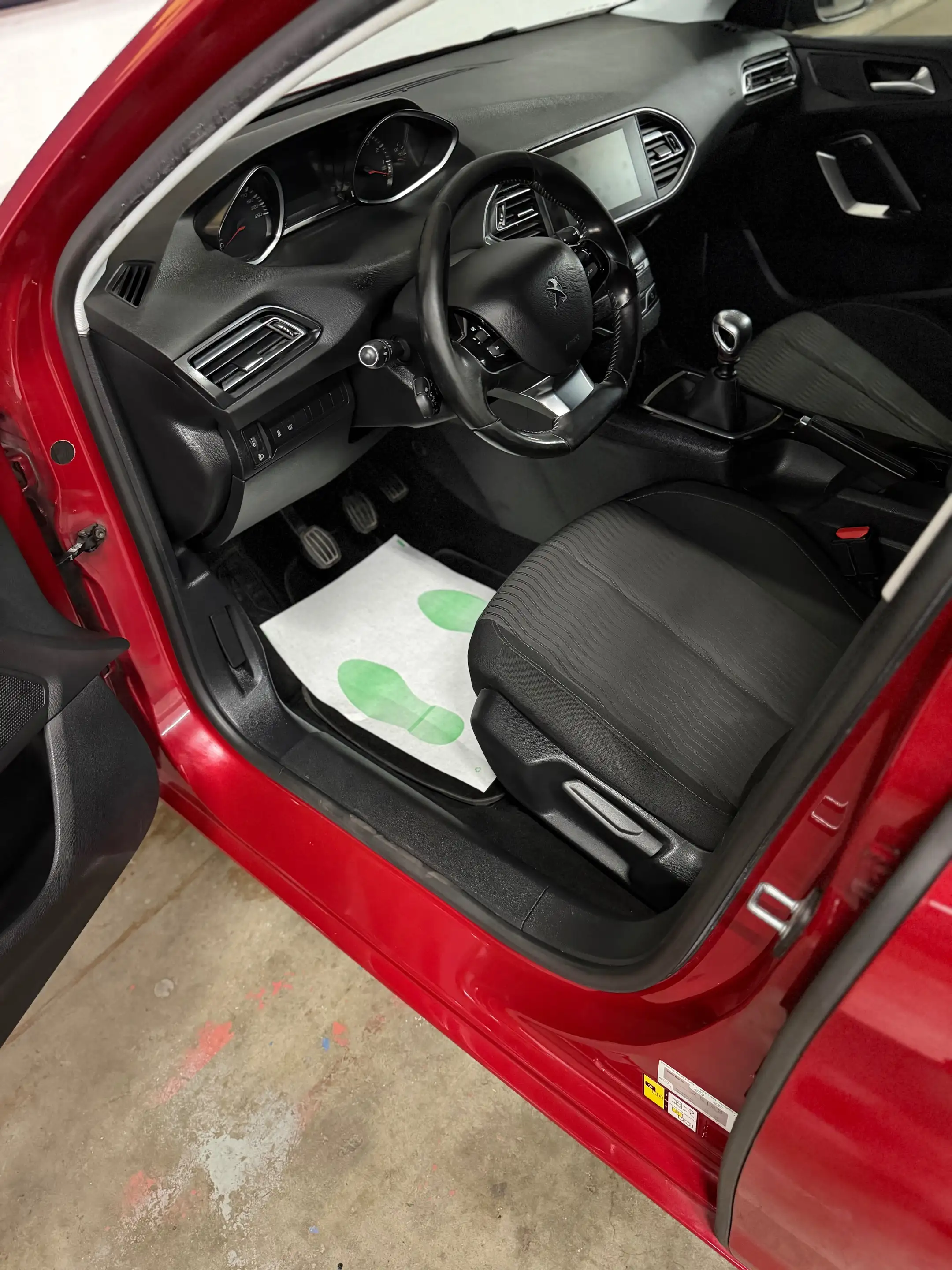 Peugeot 308 308 1.2 PureTech GT Line STT — photo 12