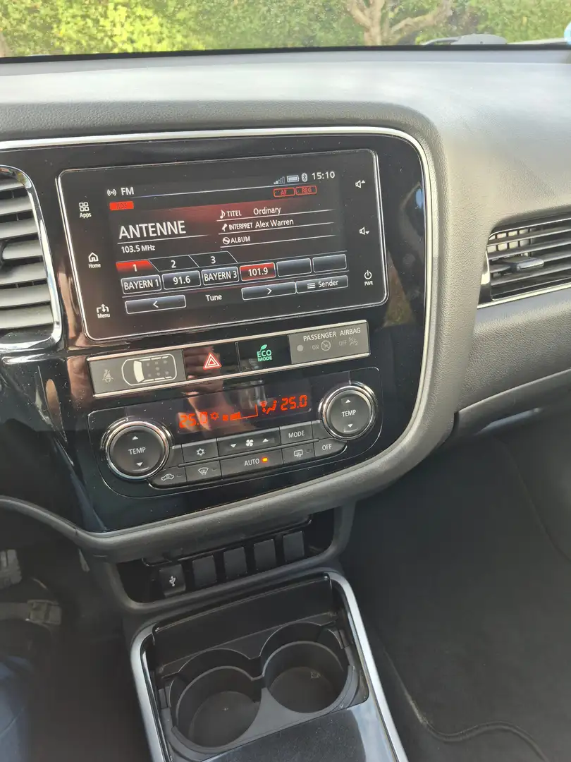 Mitsubishi Outlander Outlander 2.4 4WD Plug-In Hybrid Plus Weiß - 2