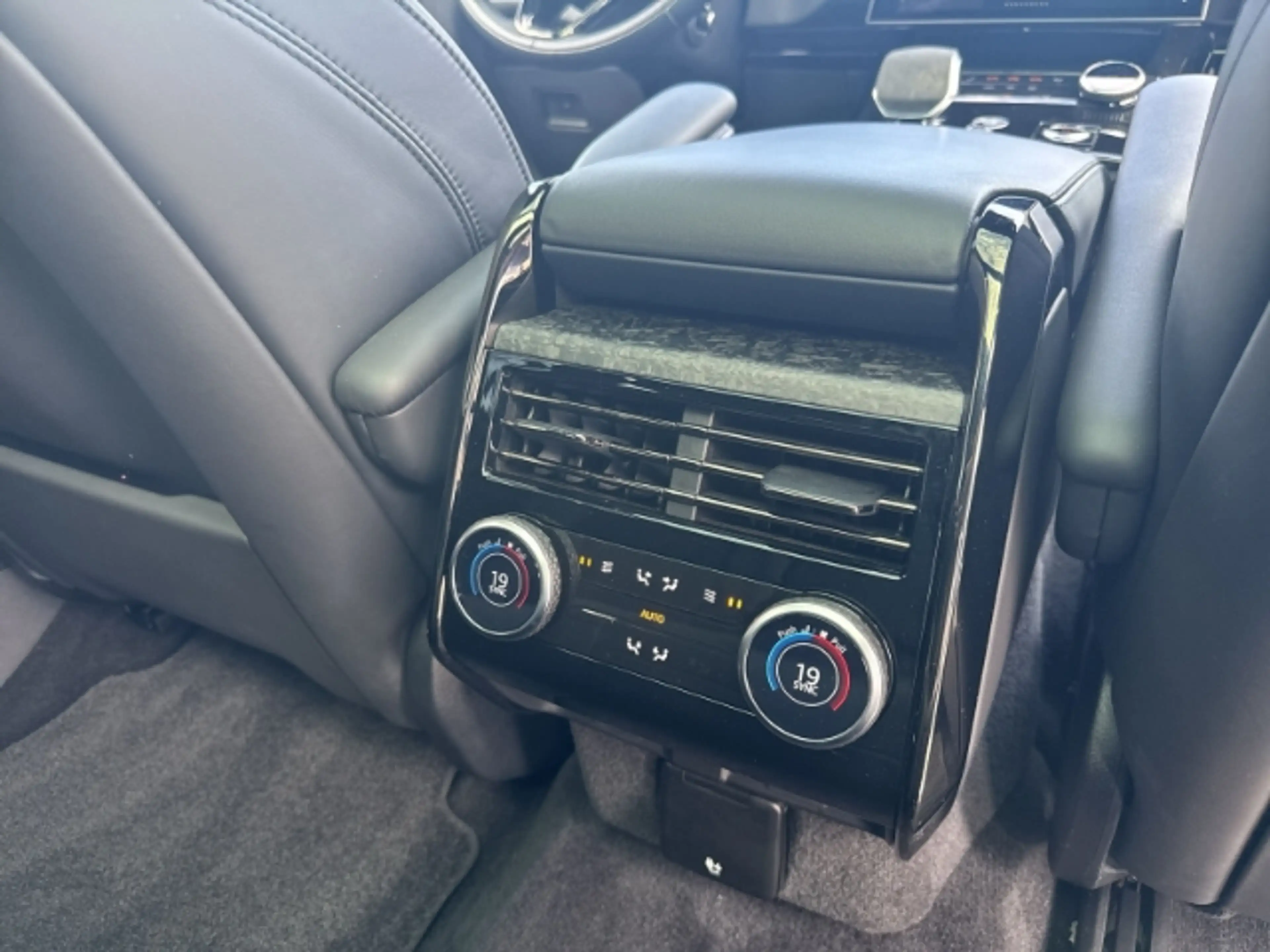 Land Rover Range Rover Sport D350 Autobiography 23''LM Luftf Standhz AHK-el. kl — photo 17