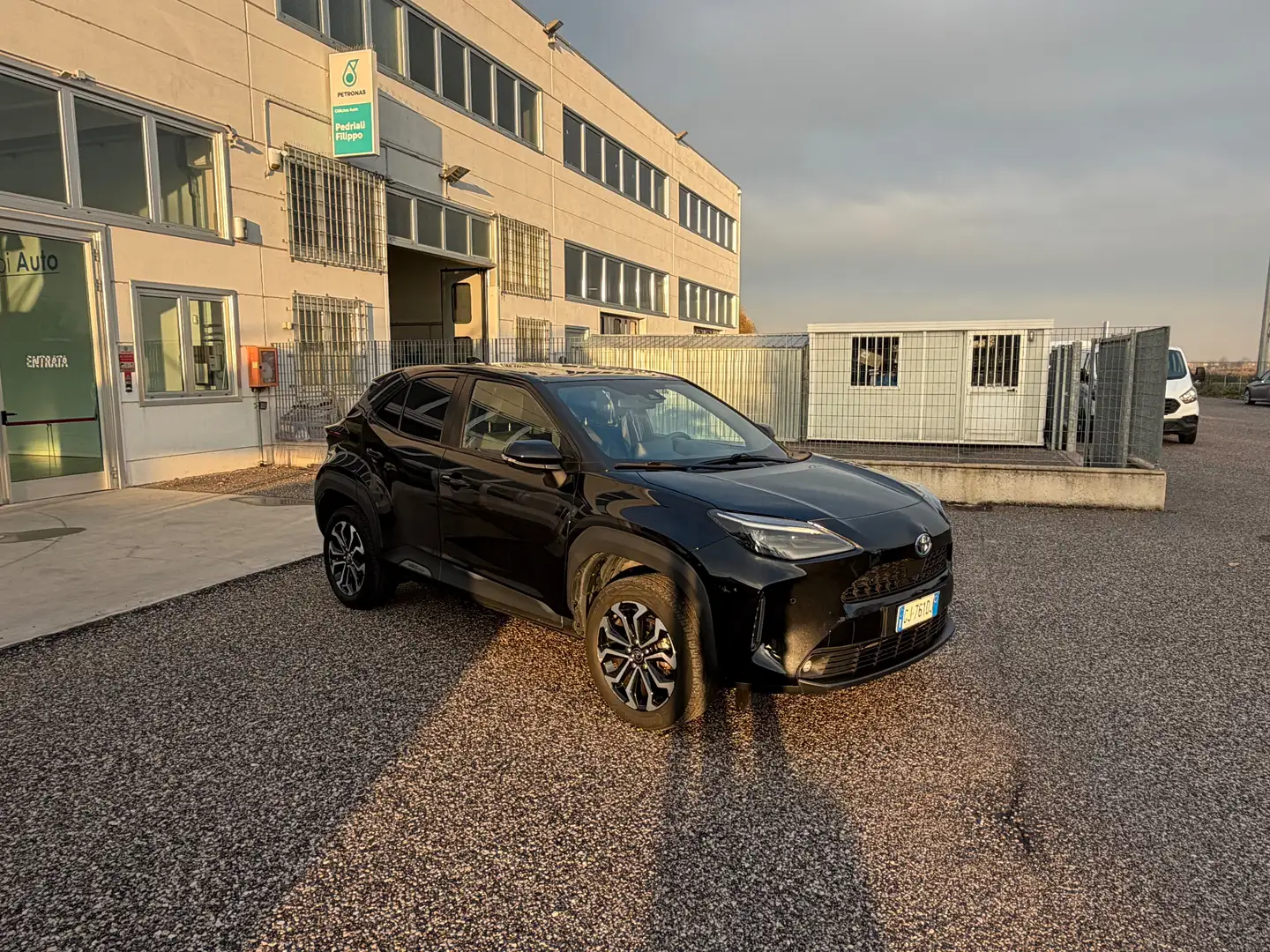 Toyota Yaris Yaris Cross Cross 1.5h Trend awd-i 116cv e-cvt Nero - 2