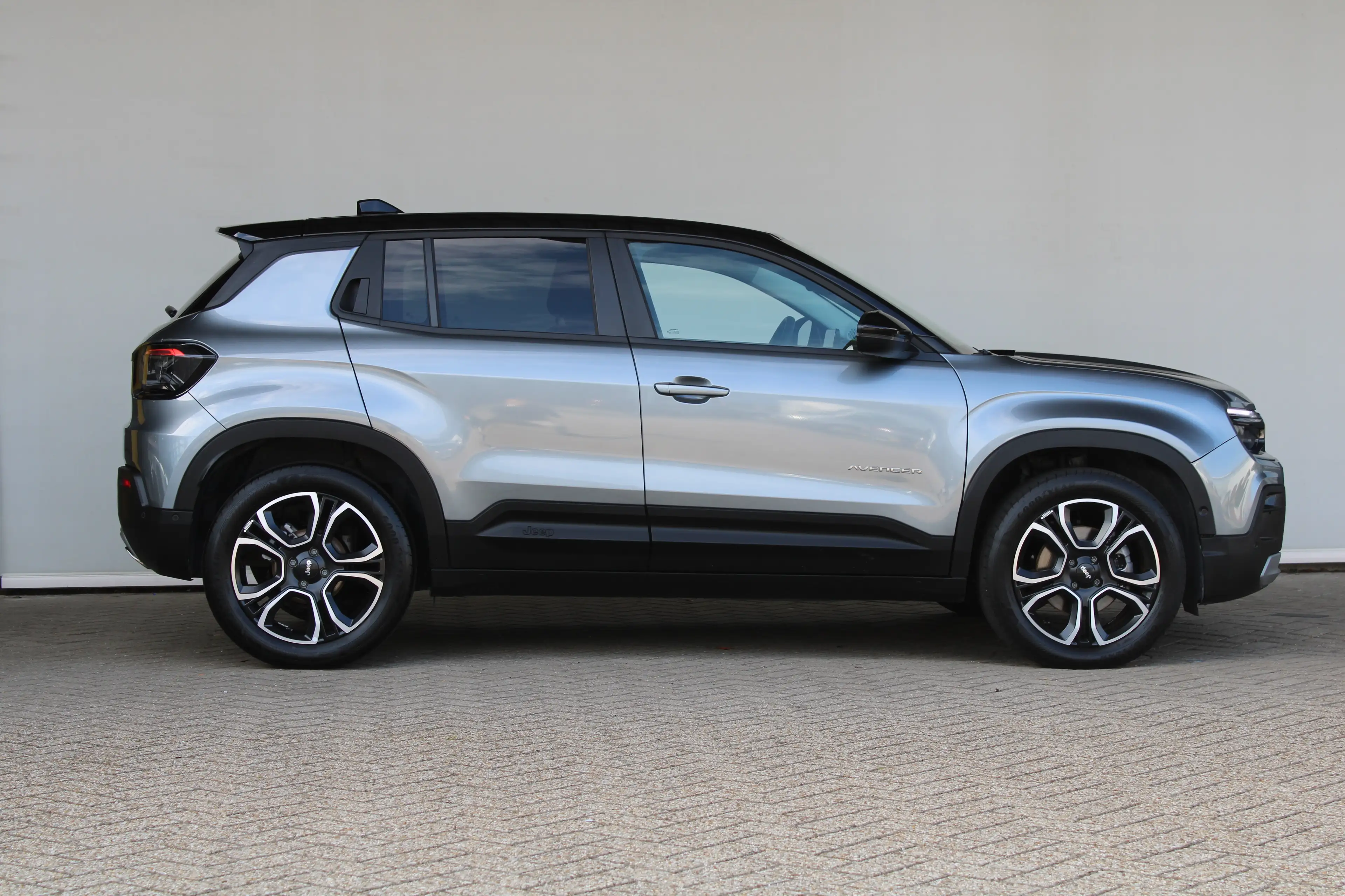 Jeep Avenger 1.2 e-Hybrid Summit | Adaptieve cruise control | 1 — photo 4